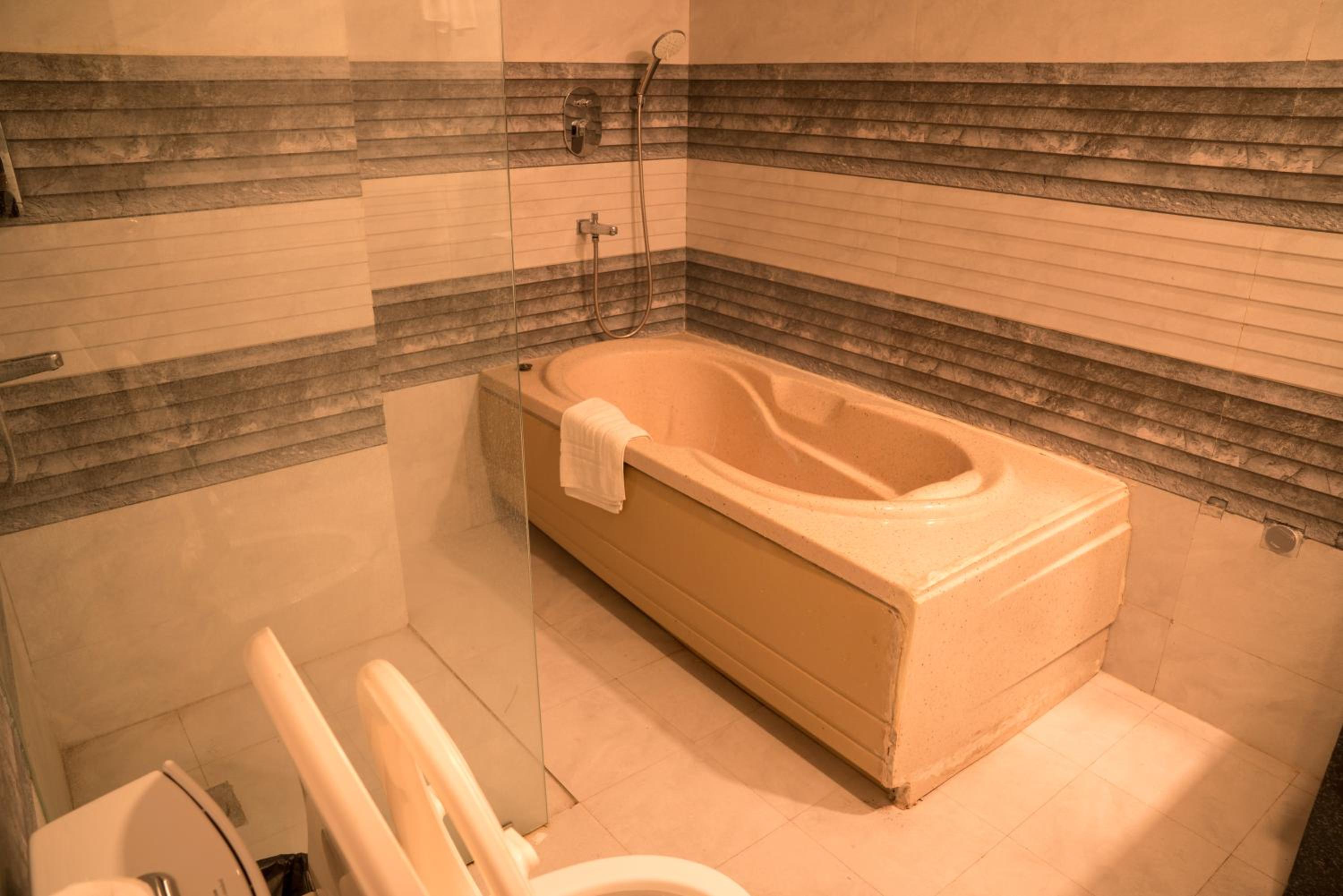 Family Suite - Photo 7