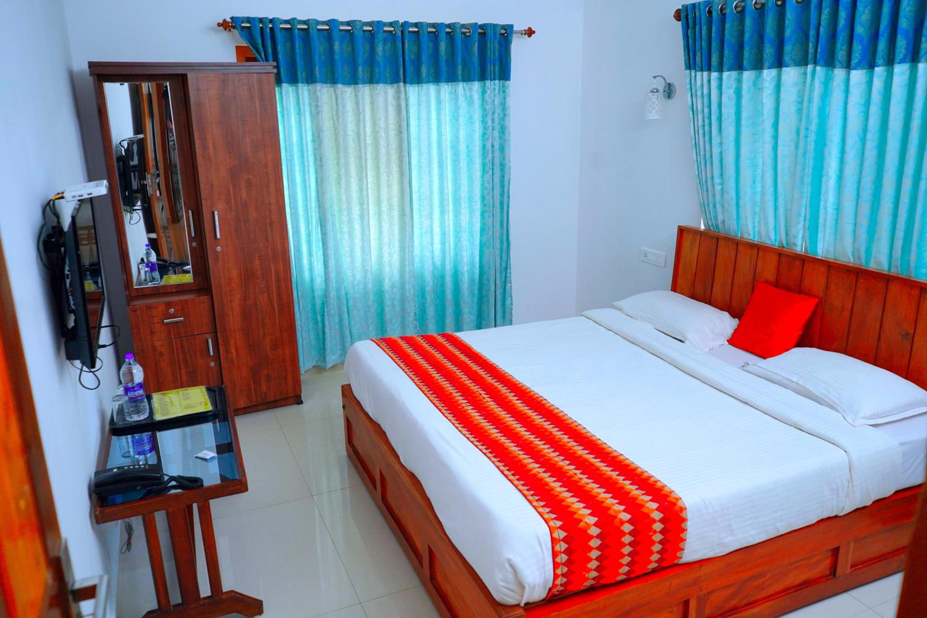 Deluxe Room - Photo 1