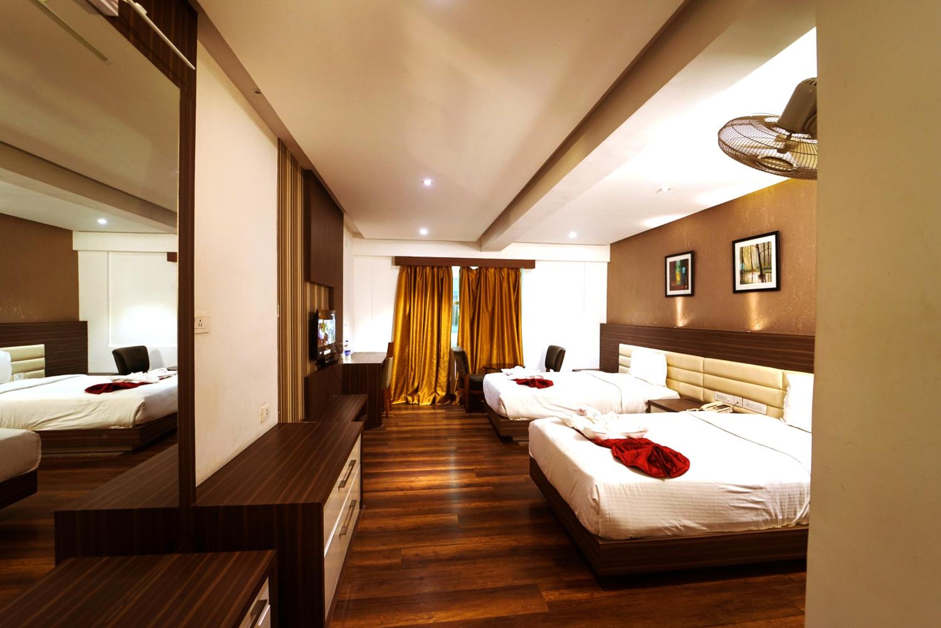 Deluxe Room - Photo 11