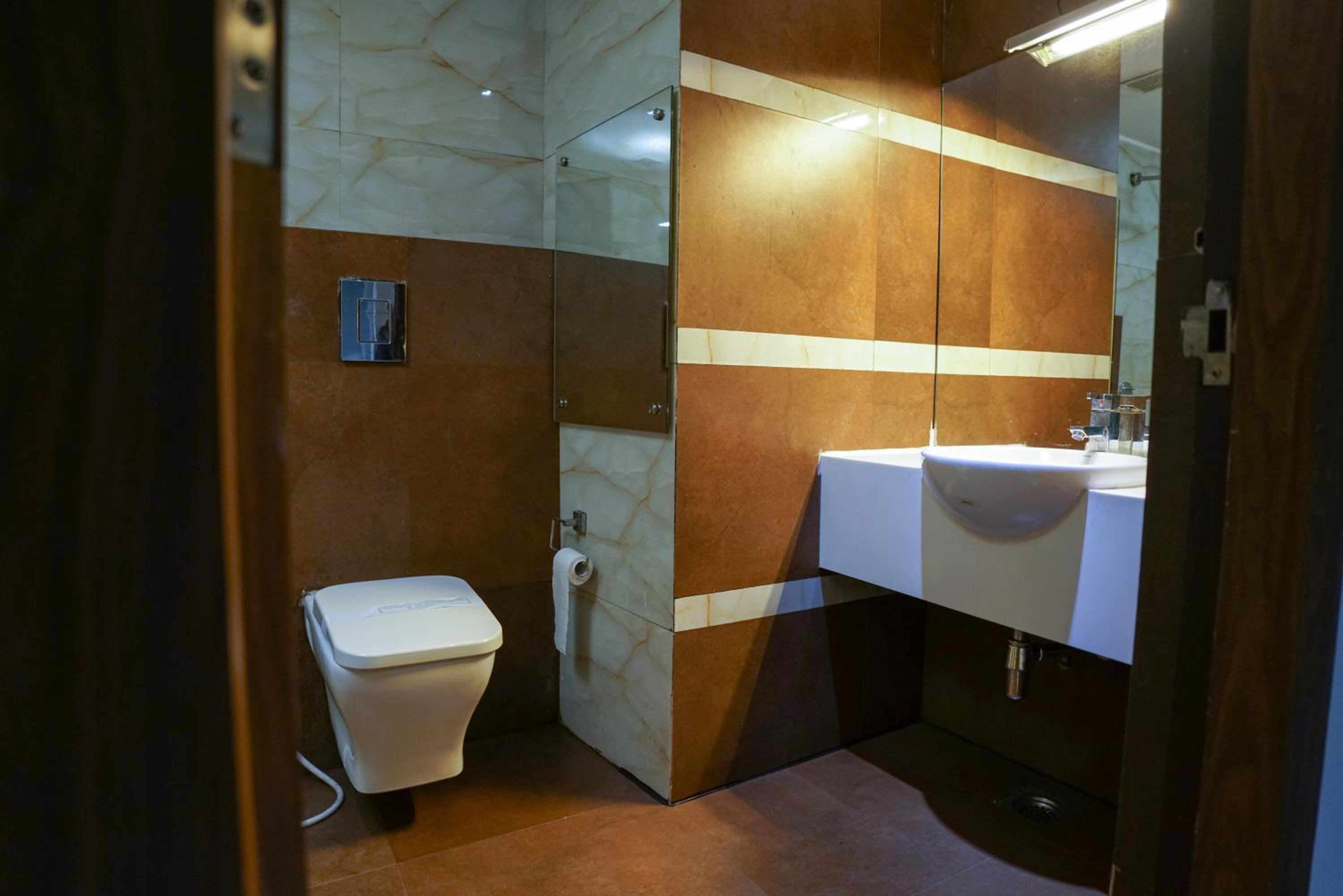 Deluxe Room - Photo 8
