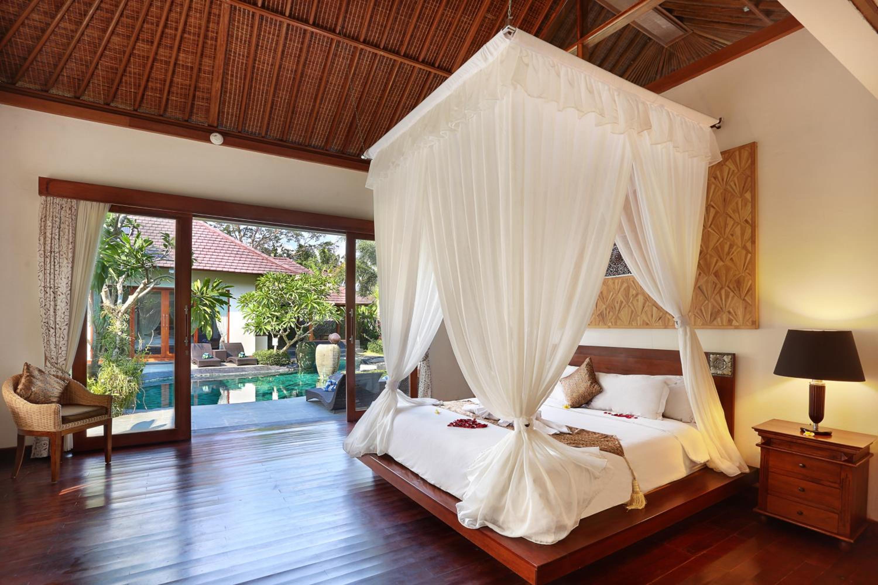 Two-Bedroom Villa with Private Pool and Free Benefit - Photo 10