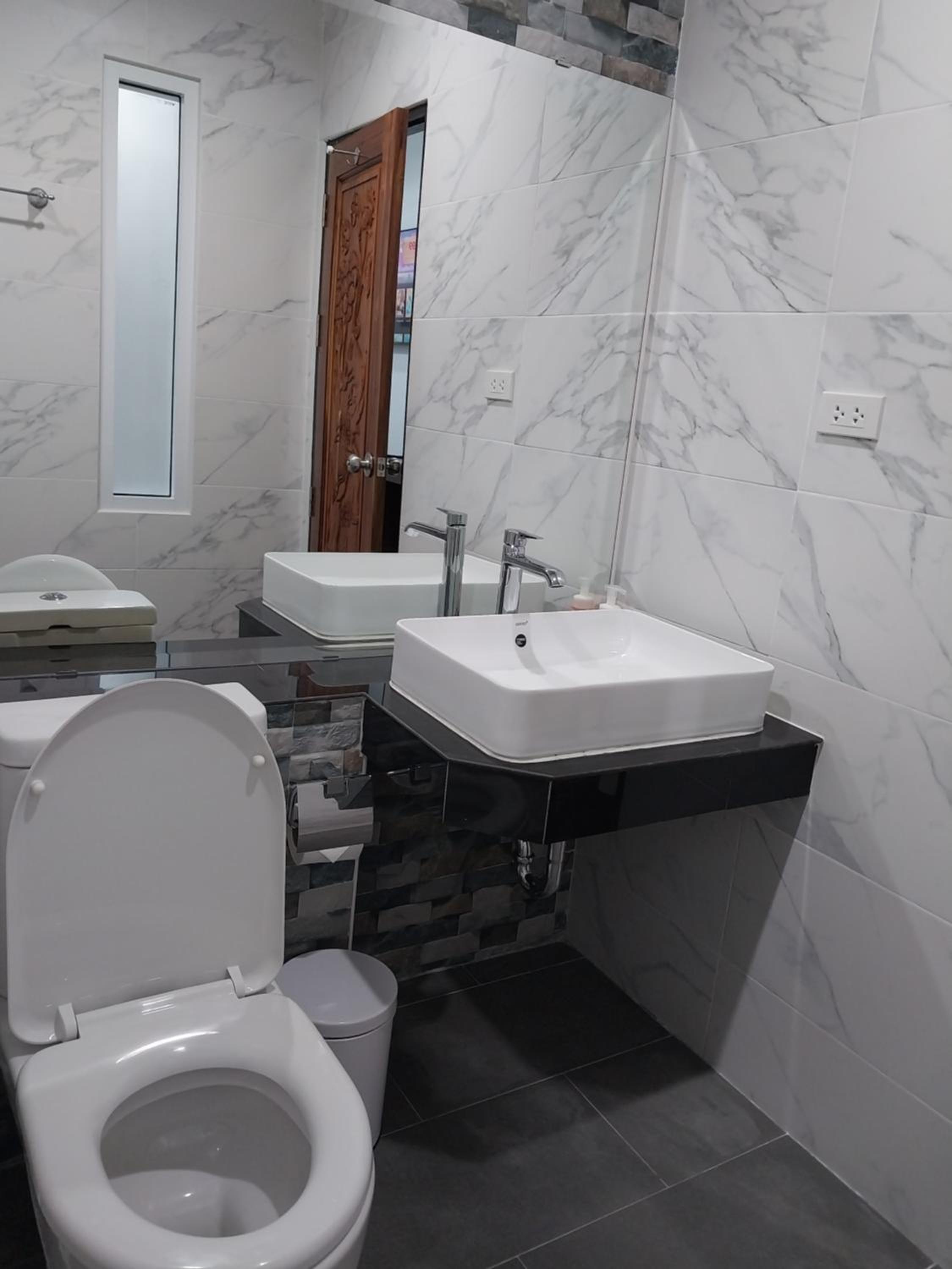 Superior King Room - Photo 6