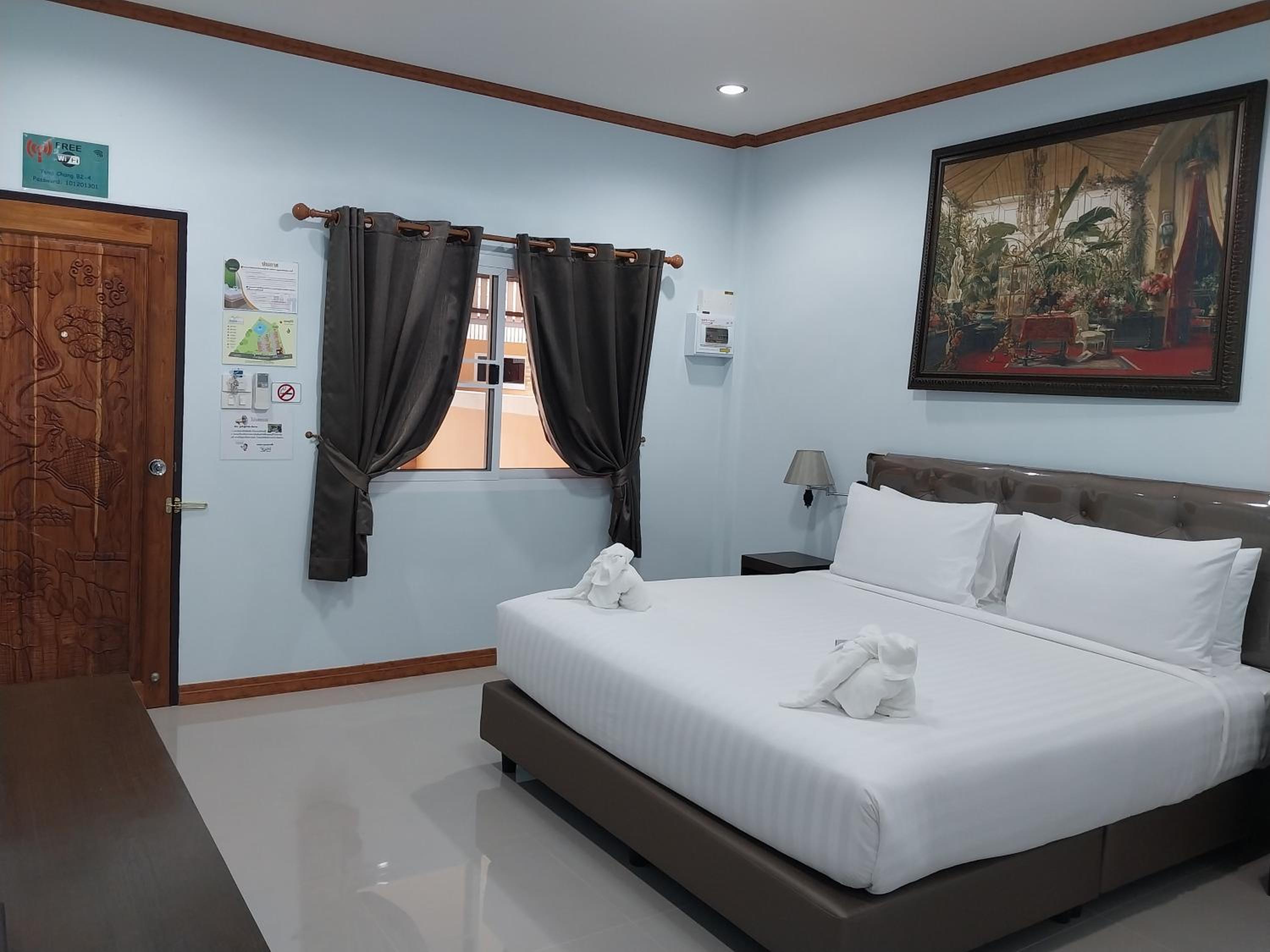 Superior King Room - Photo 7