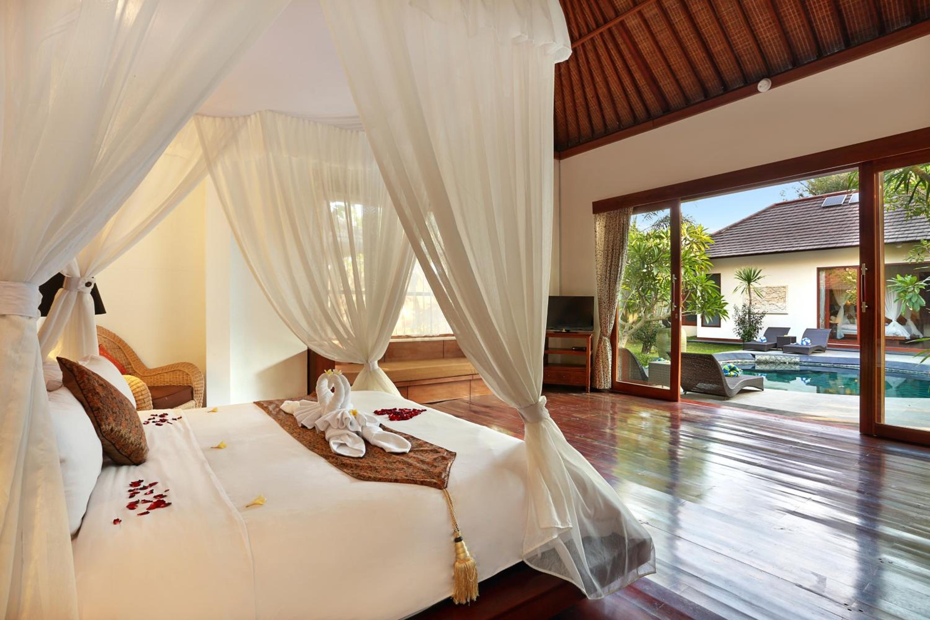 Two-Bedroom Villa with Private Pool and Free Benefit - Photo 14
