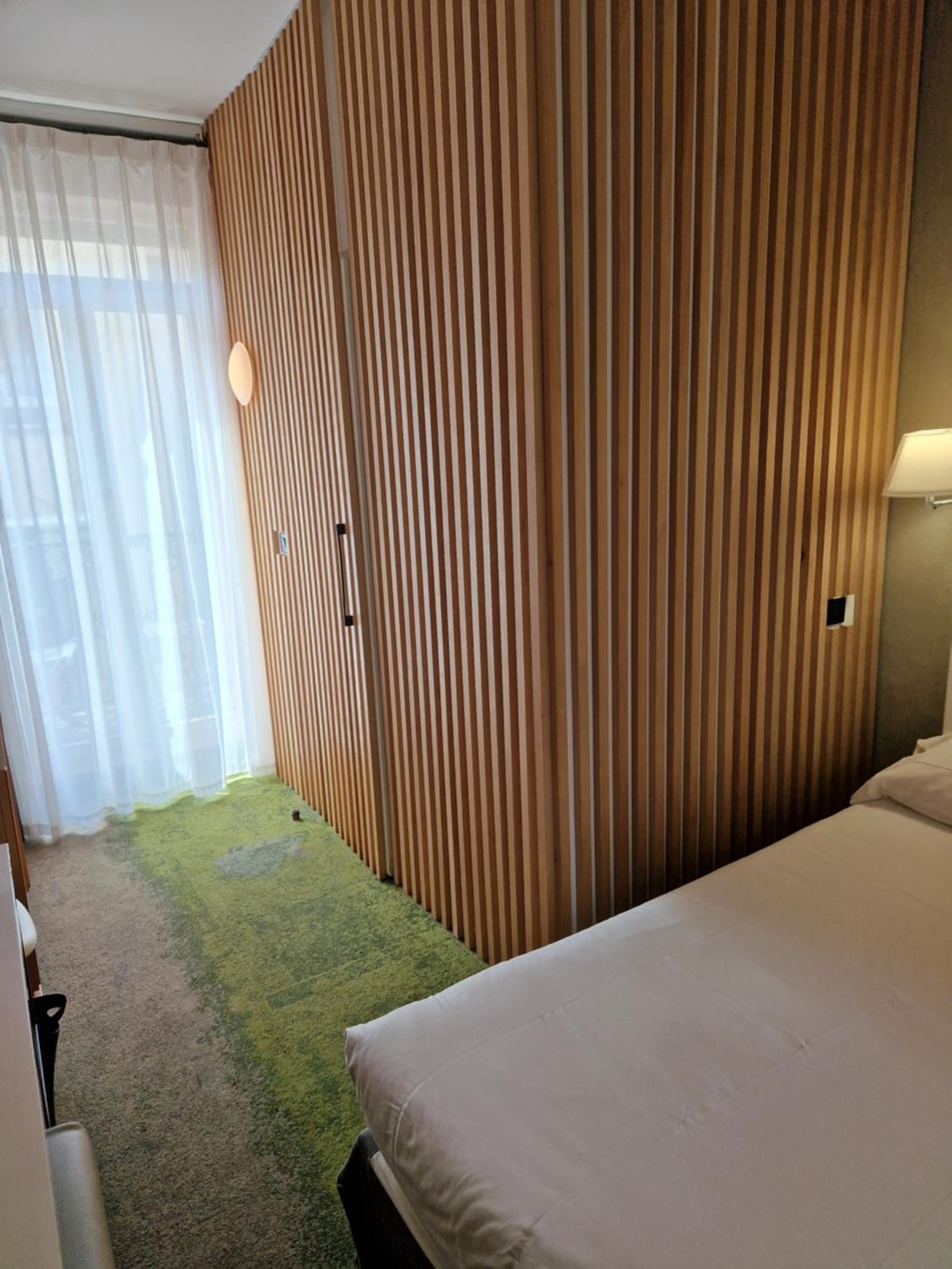 Standard Double Room - Photo 10