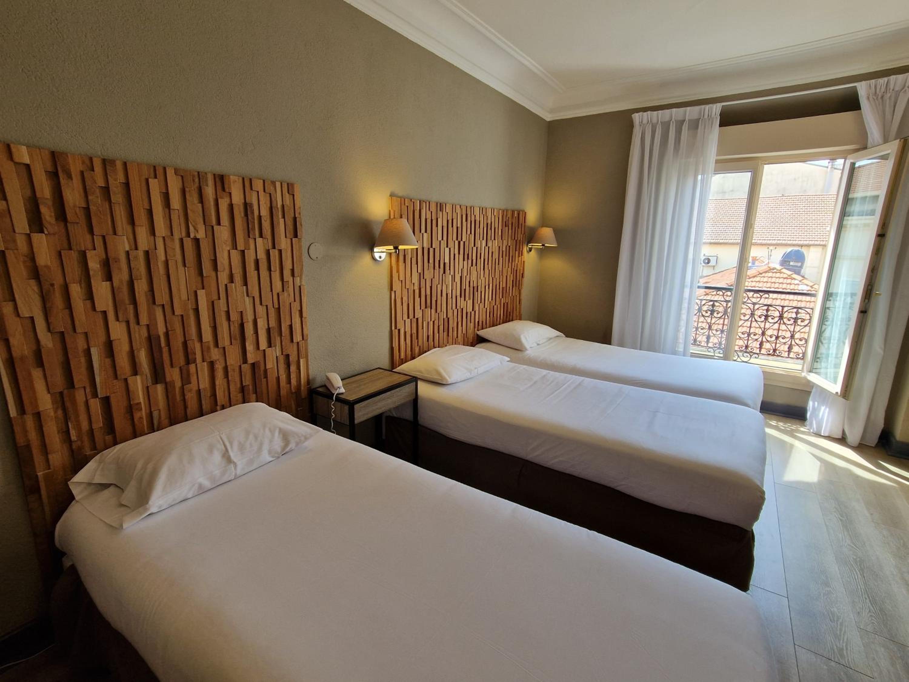 Standard Triple Room - Photo 1