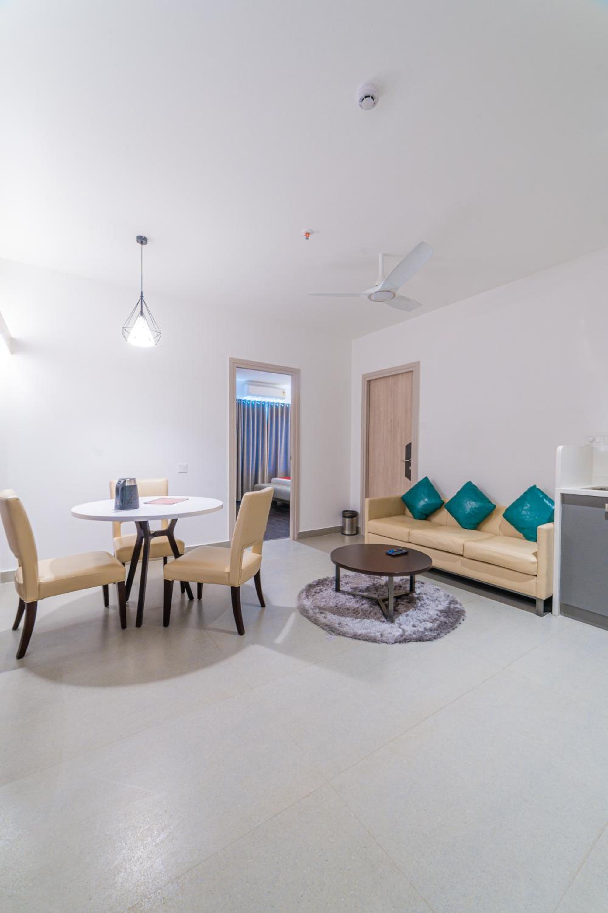 One-Bedroom Apartment with 10% off on Food & Beverages with a-la-carte selection , 10% Off on Laundry service for upto 2 clothing item(s) - Photo 3