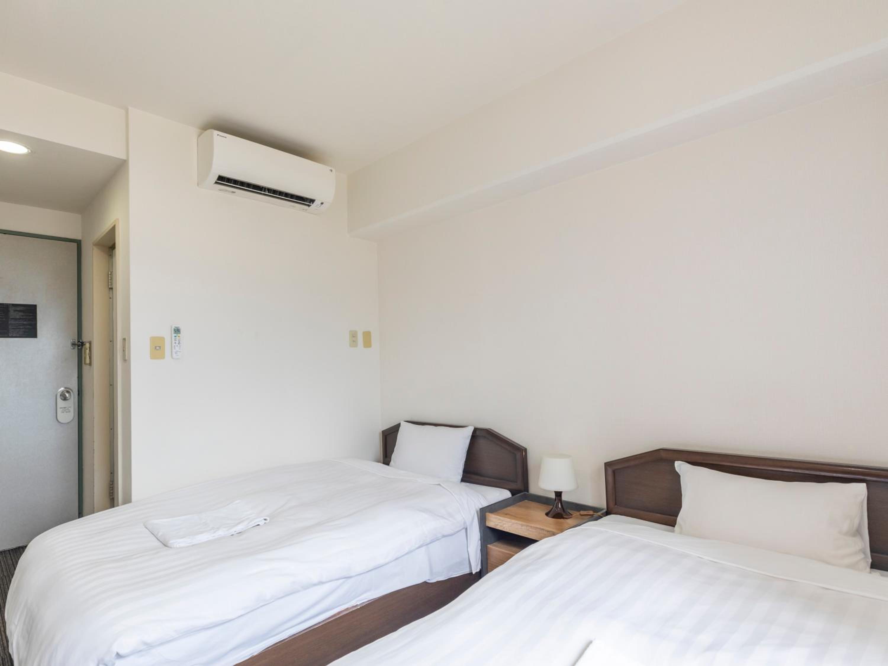 Twin Room - Non-Smoking