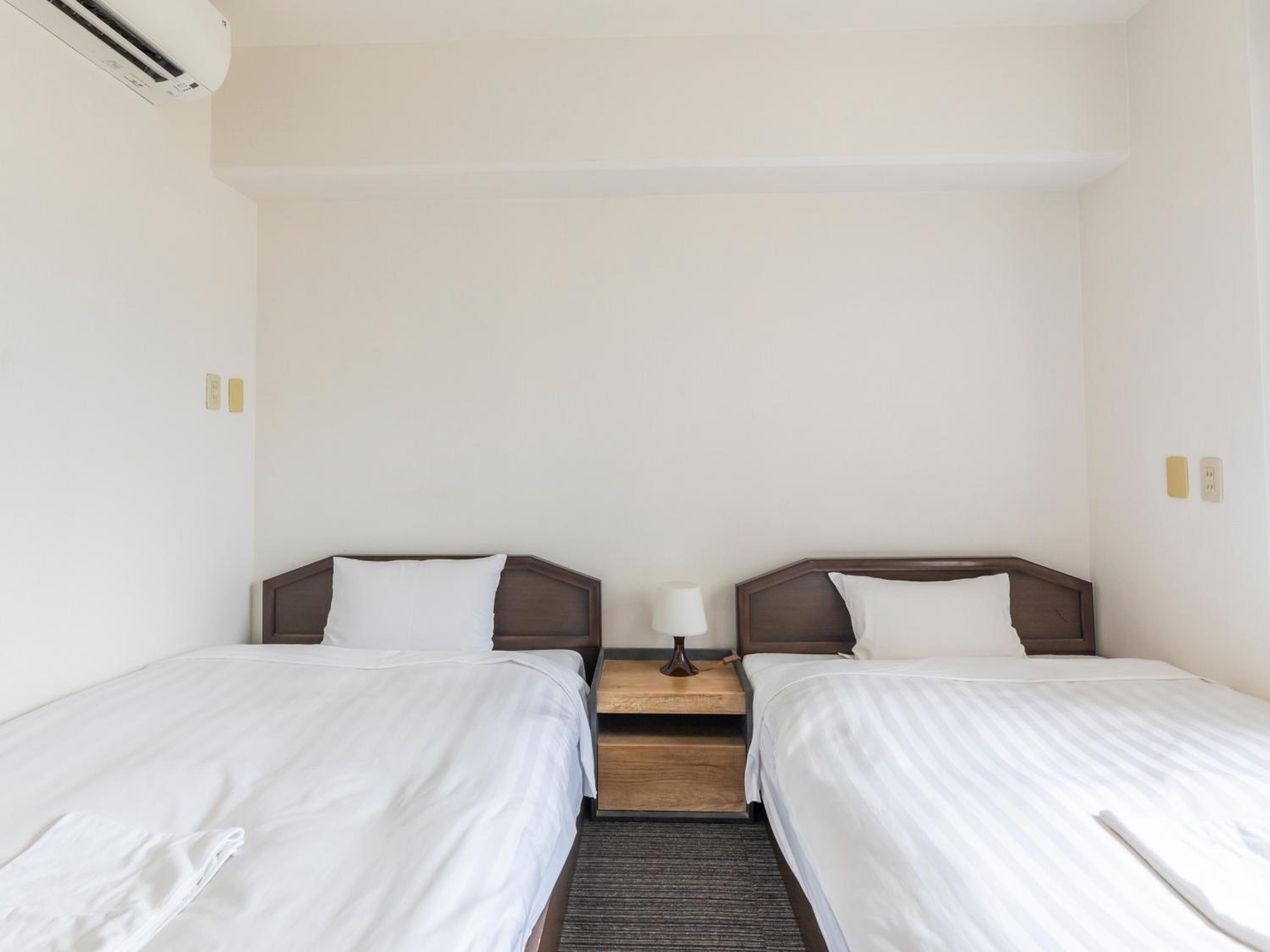Twin Room - Smoking
