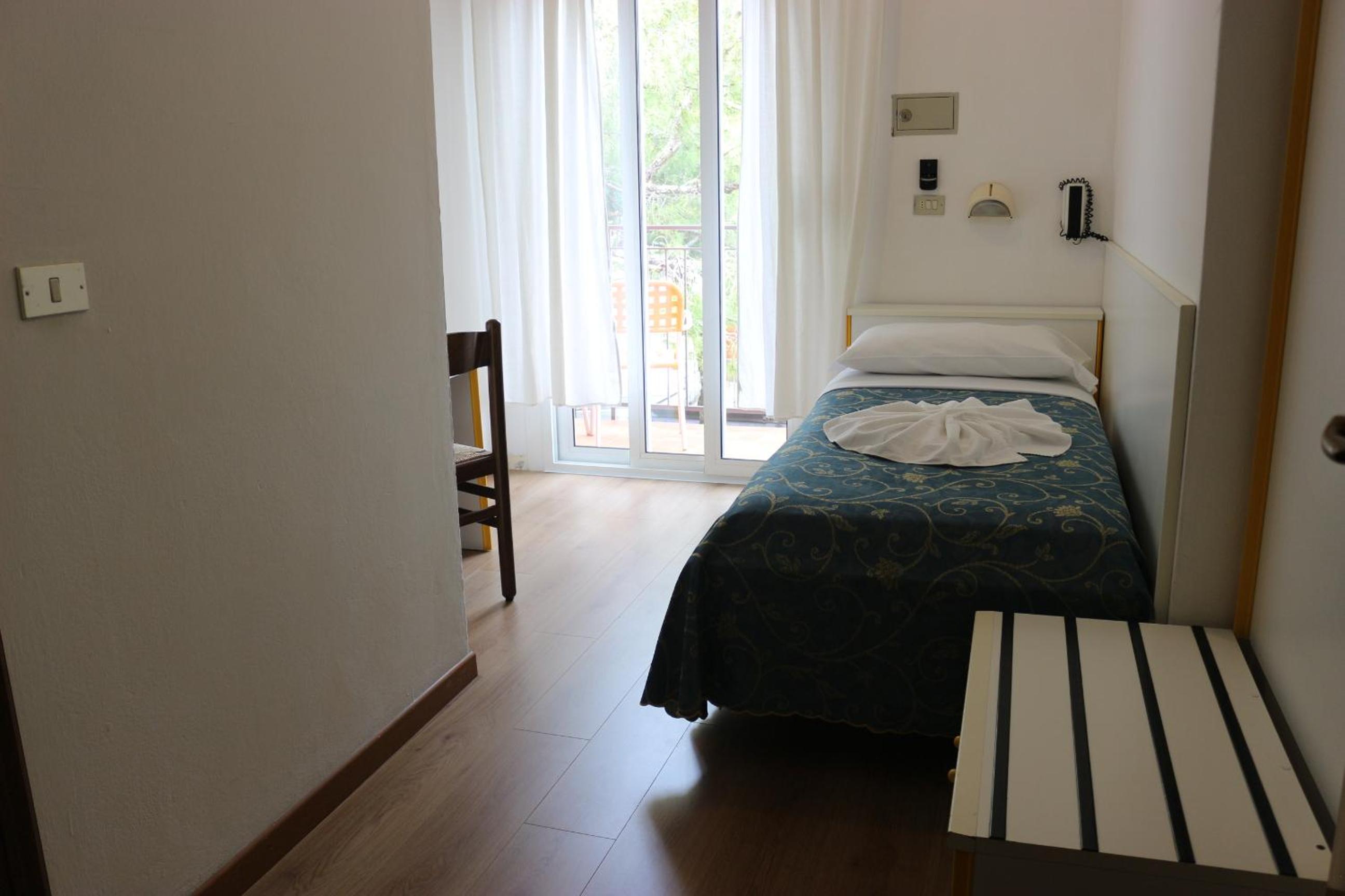 Standard Single Room photo 3