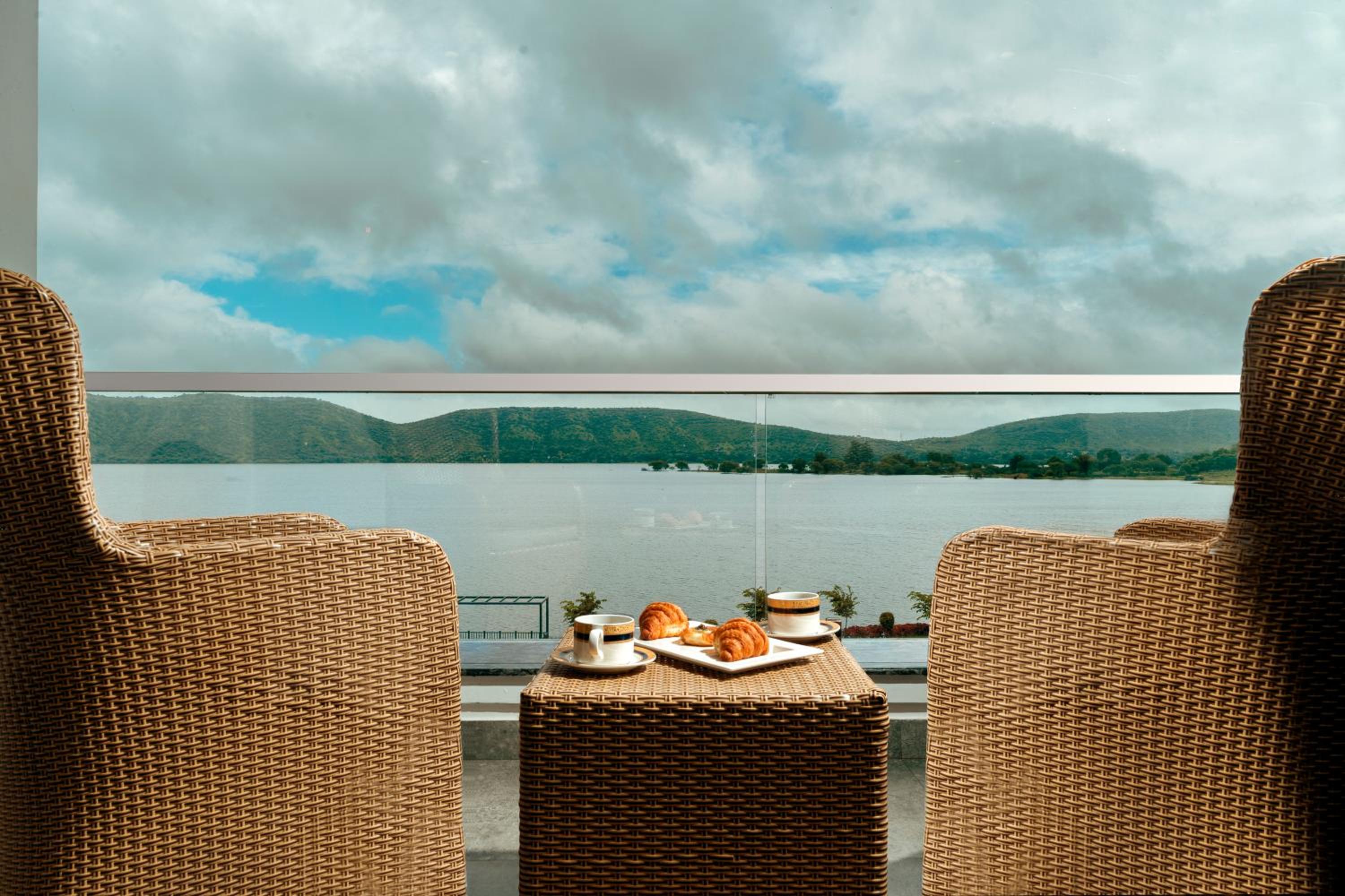 Lakefront Rooms with Balcony