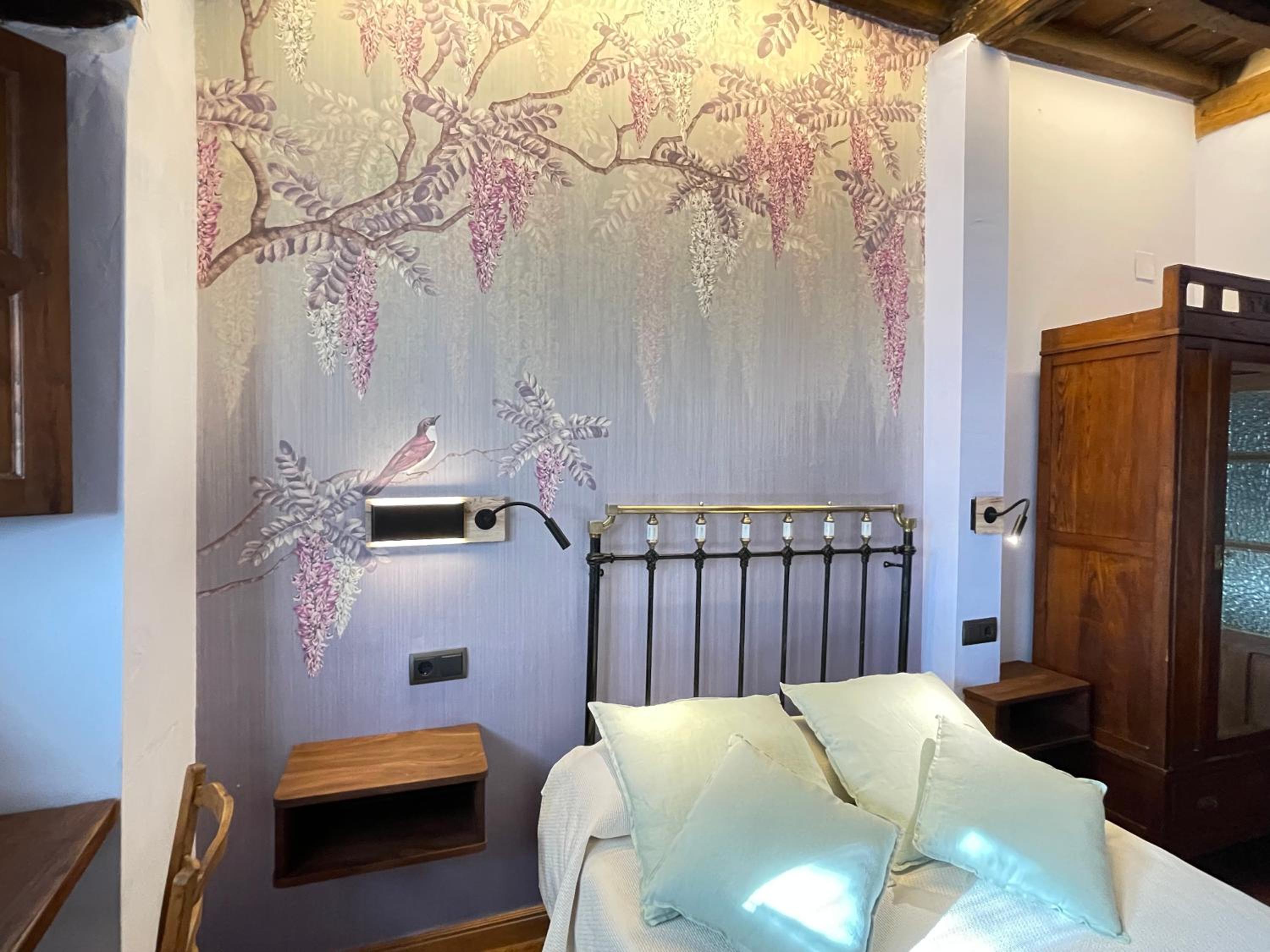 Small Double Room - Photo 9