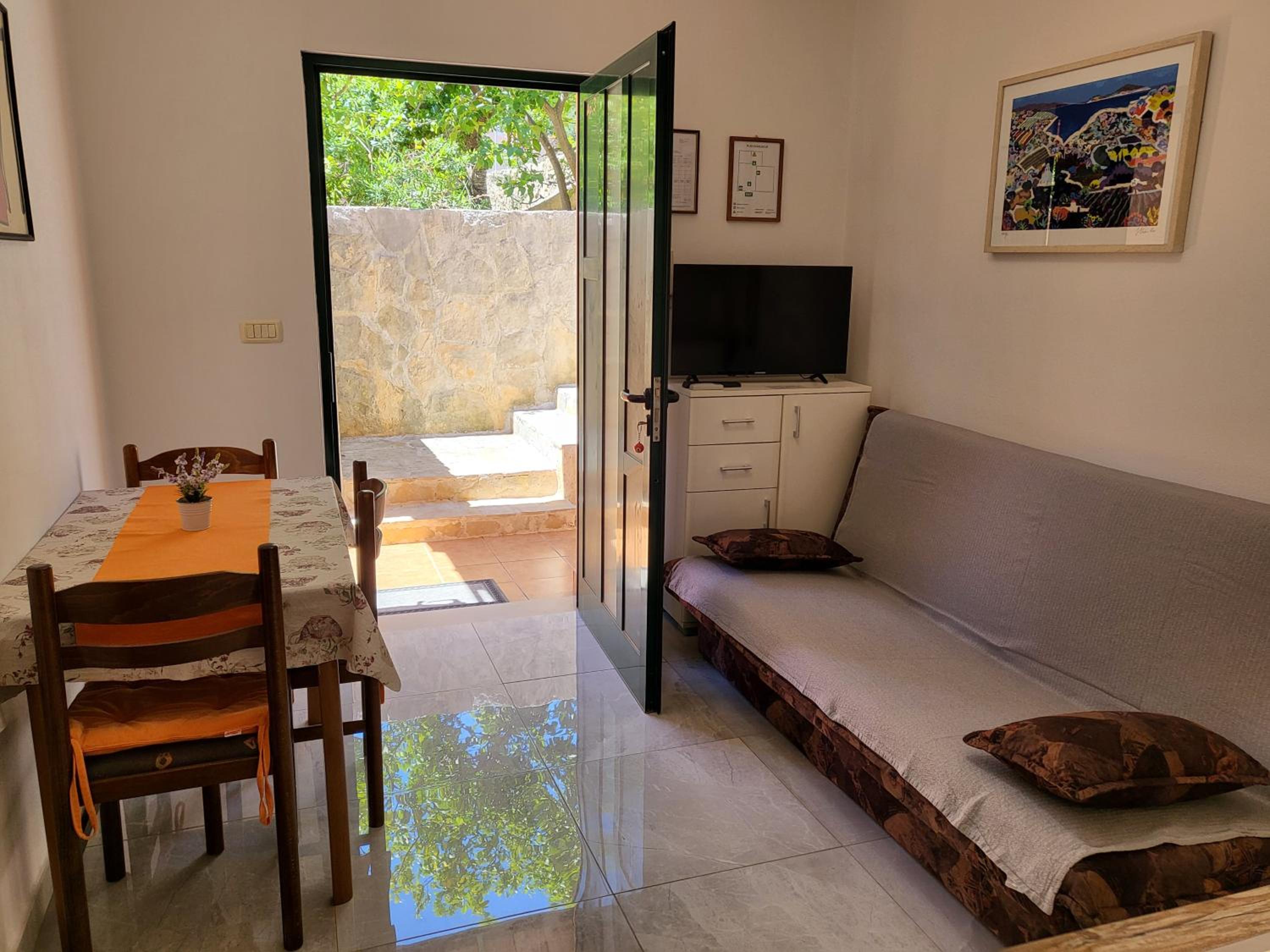 Comfort One-Bedroom Apartment with Terrace