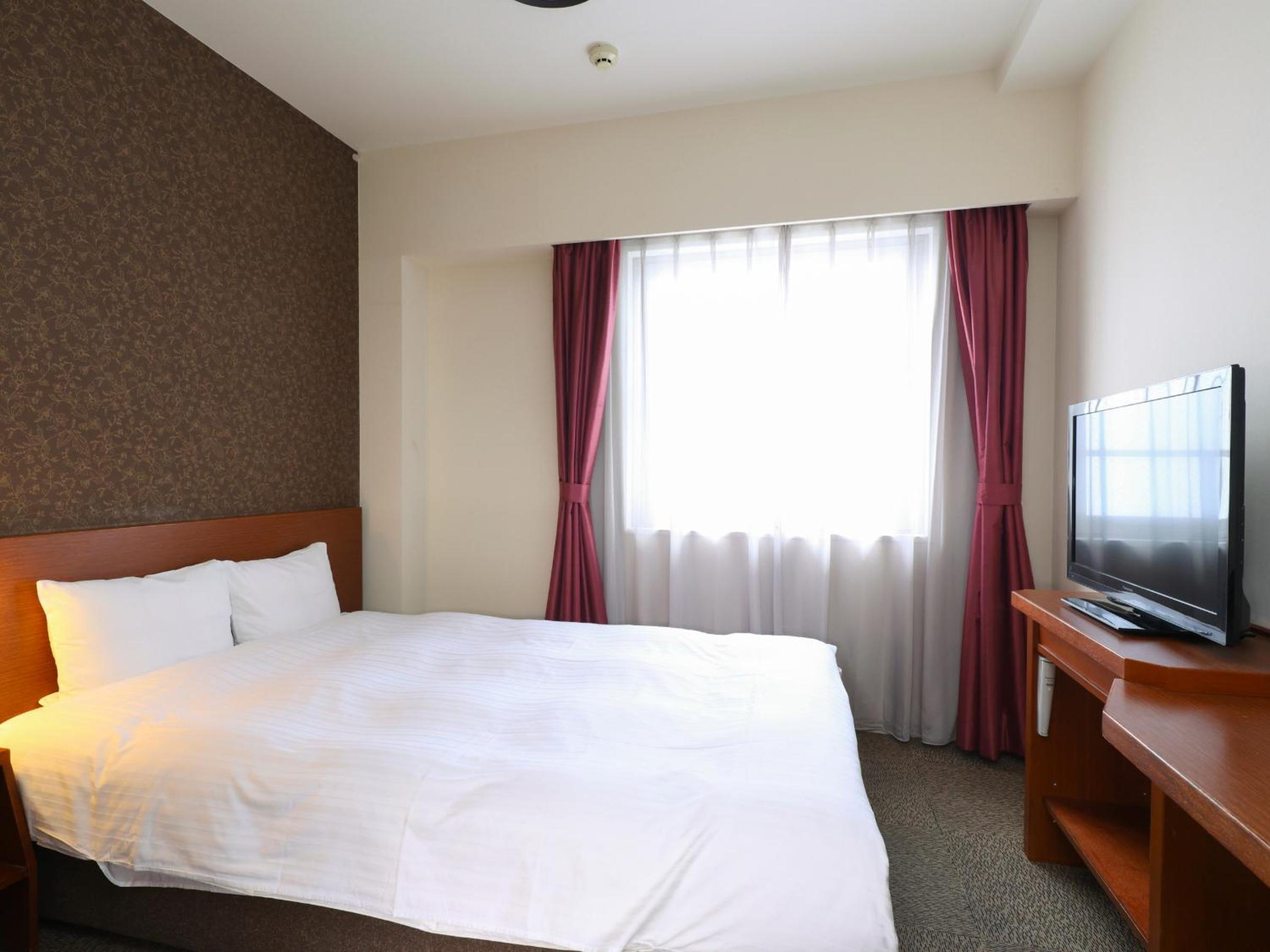 Double Room - Smoking (1 Adult)