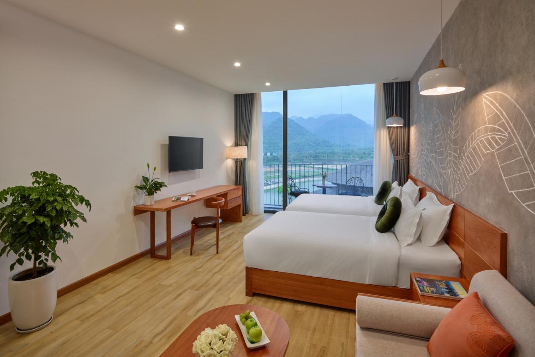 Triple Room with Mountain View