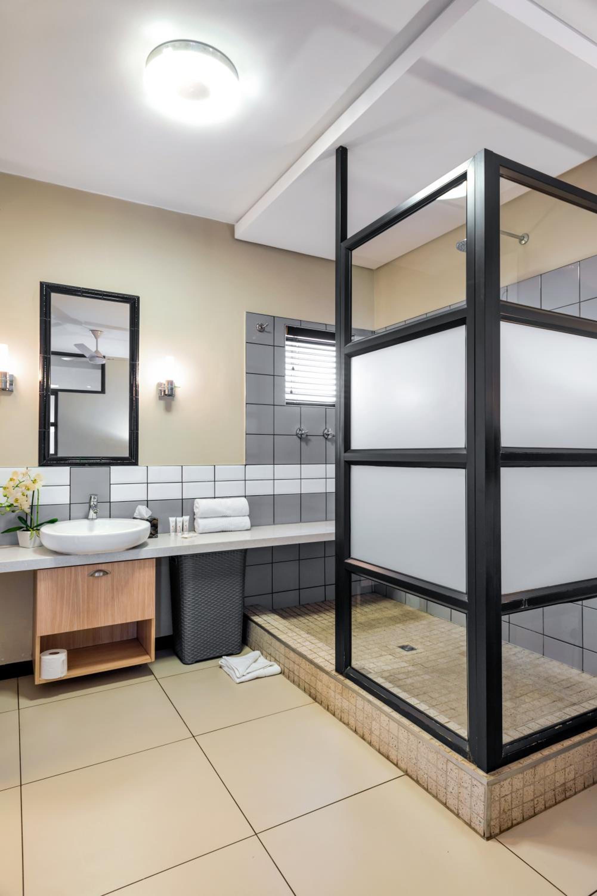 One Bedroom Executive Apartment photo 2