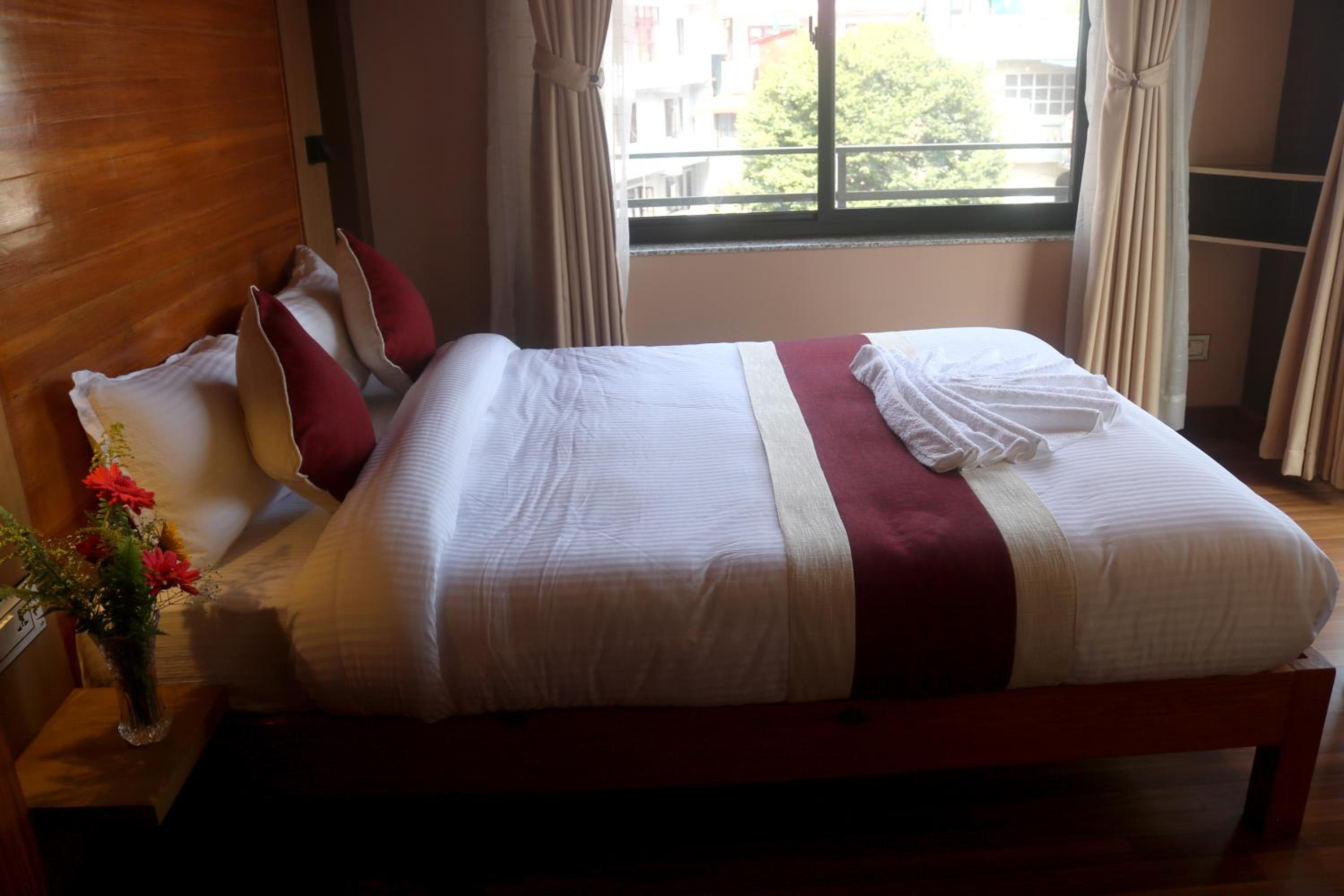 Deluxe Double or Twin Room with Balcony - Photo 6