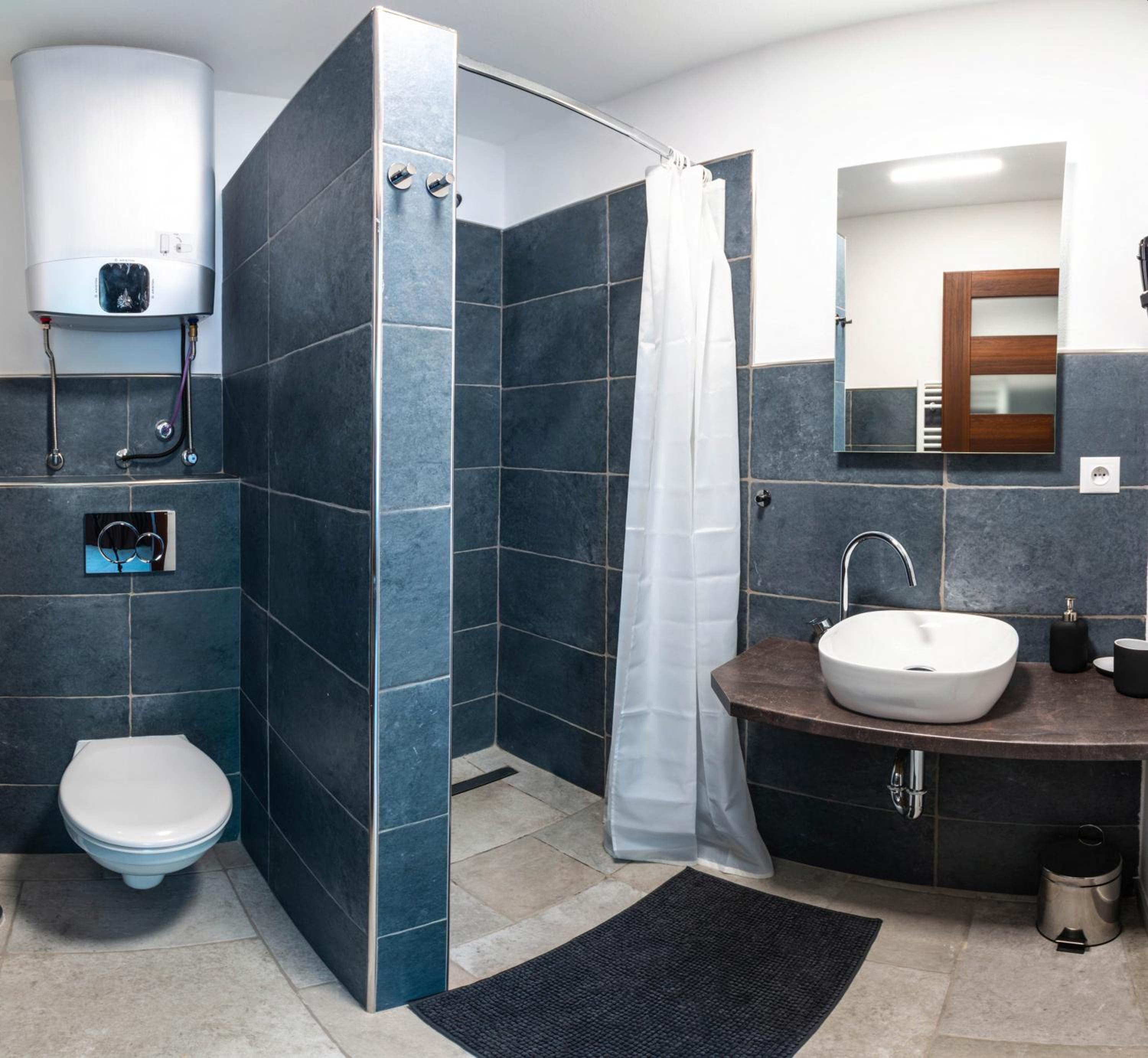 Double or Twin Room with Private Bathroom photo 2