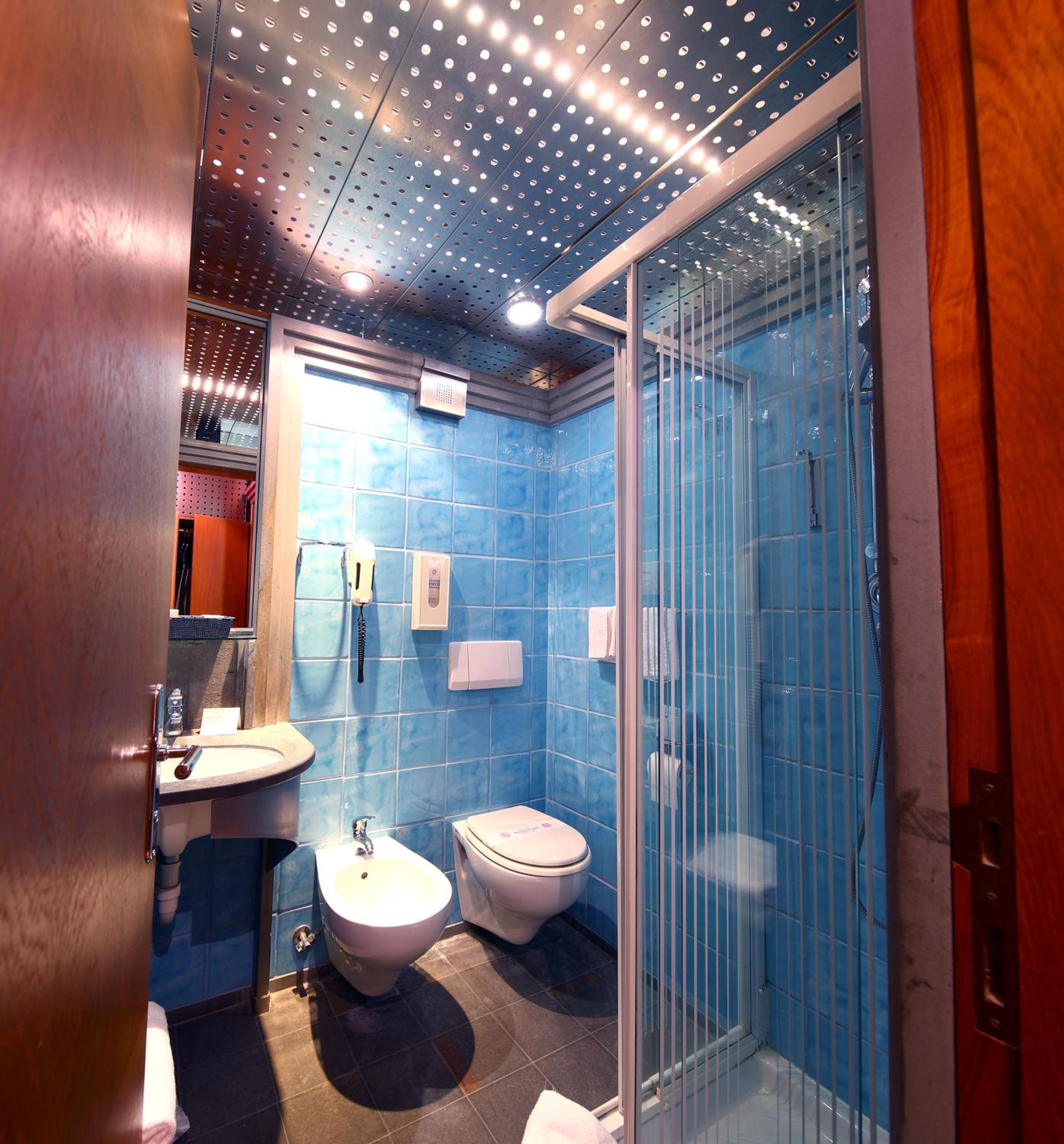Double or Twin Room - Photo 81
