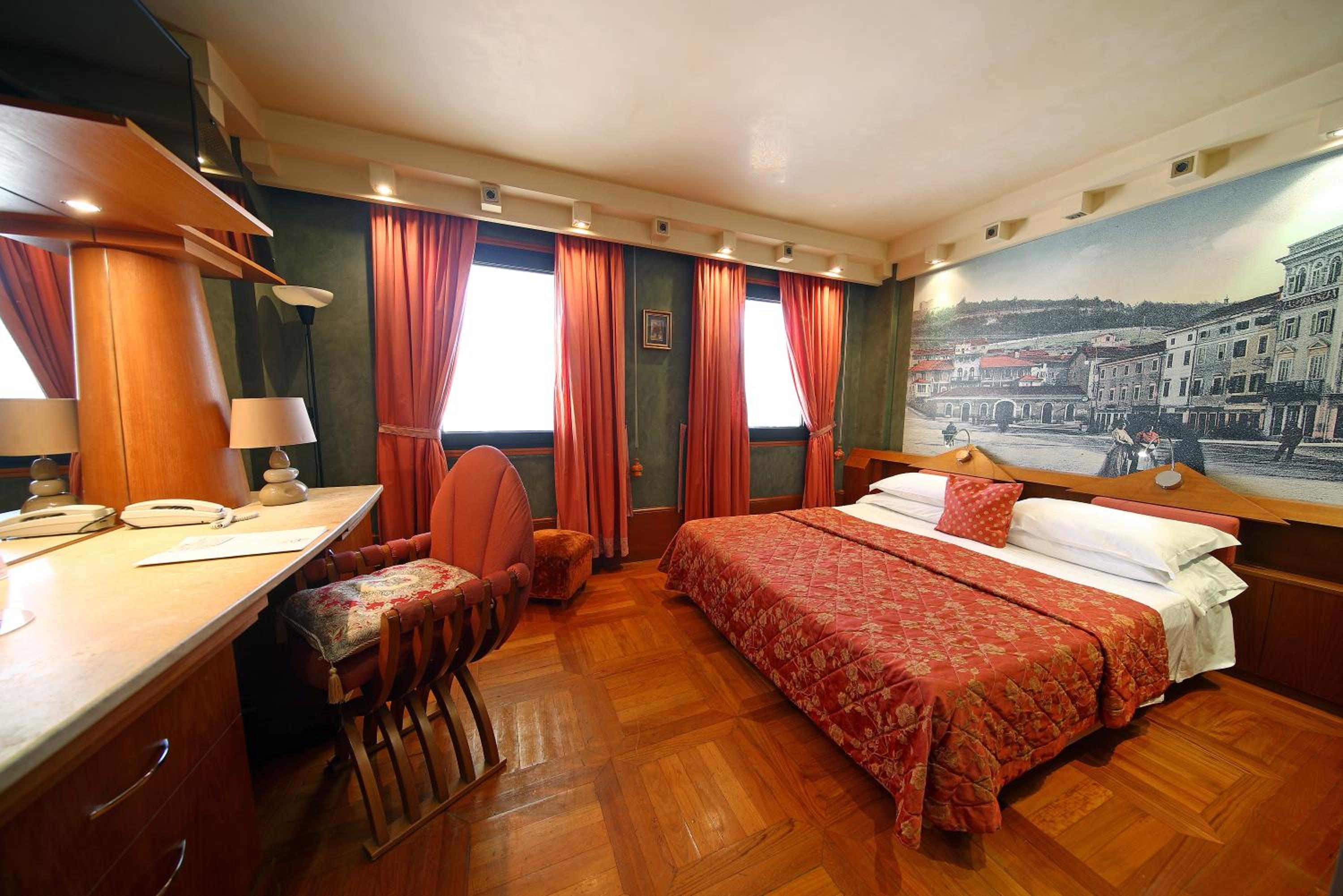Double or Twin Room - Photo 72