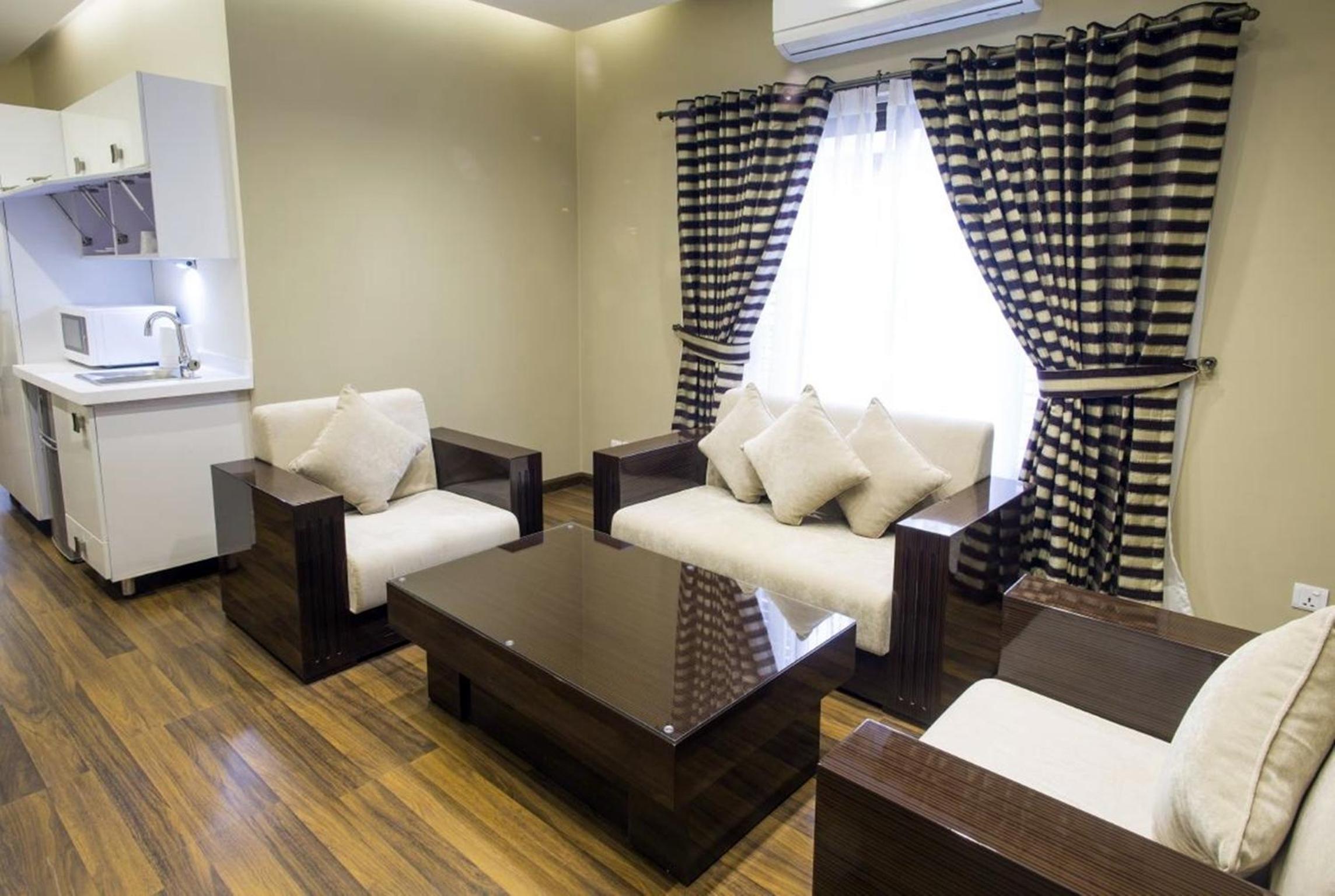 Business Suite photo 3