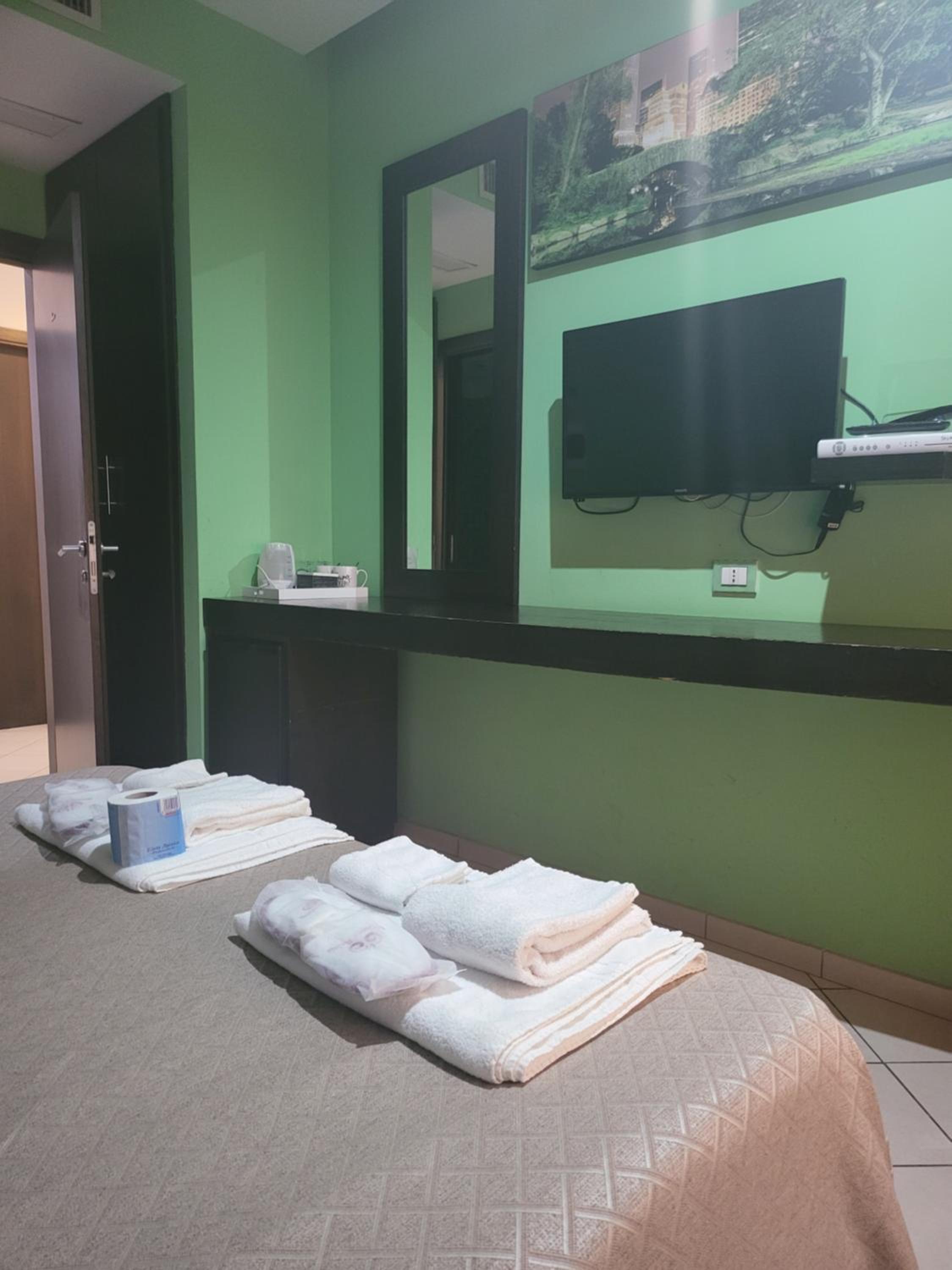 Basic Double Room - Photo 13
