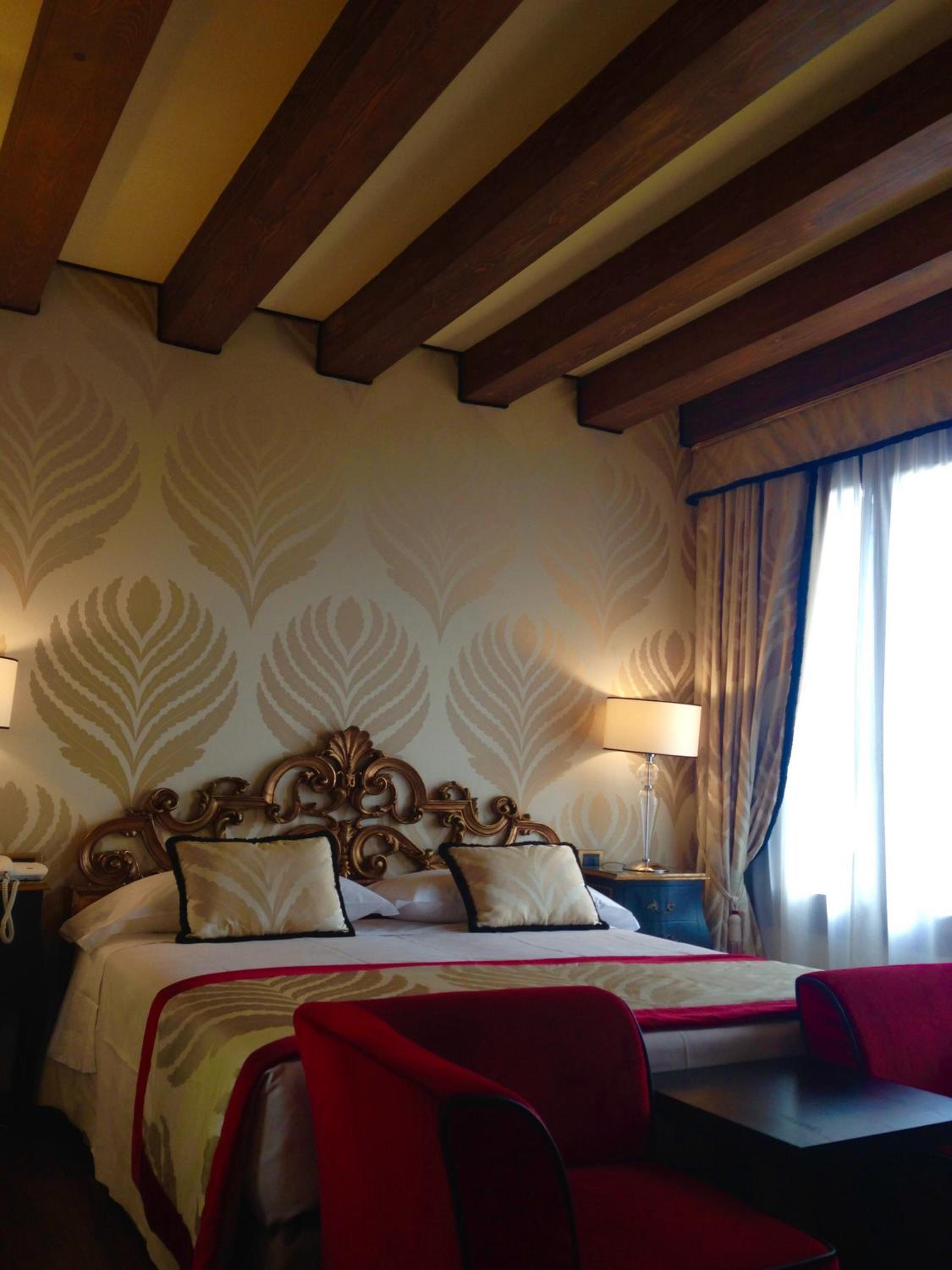 Superior Double or Twin Room photo 3