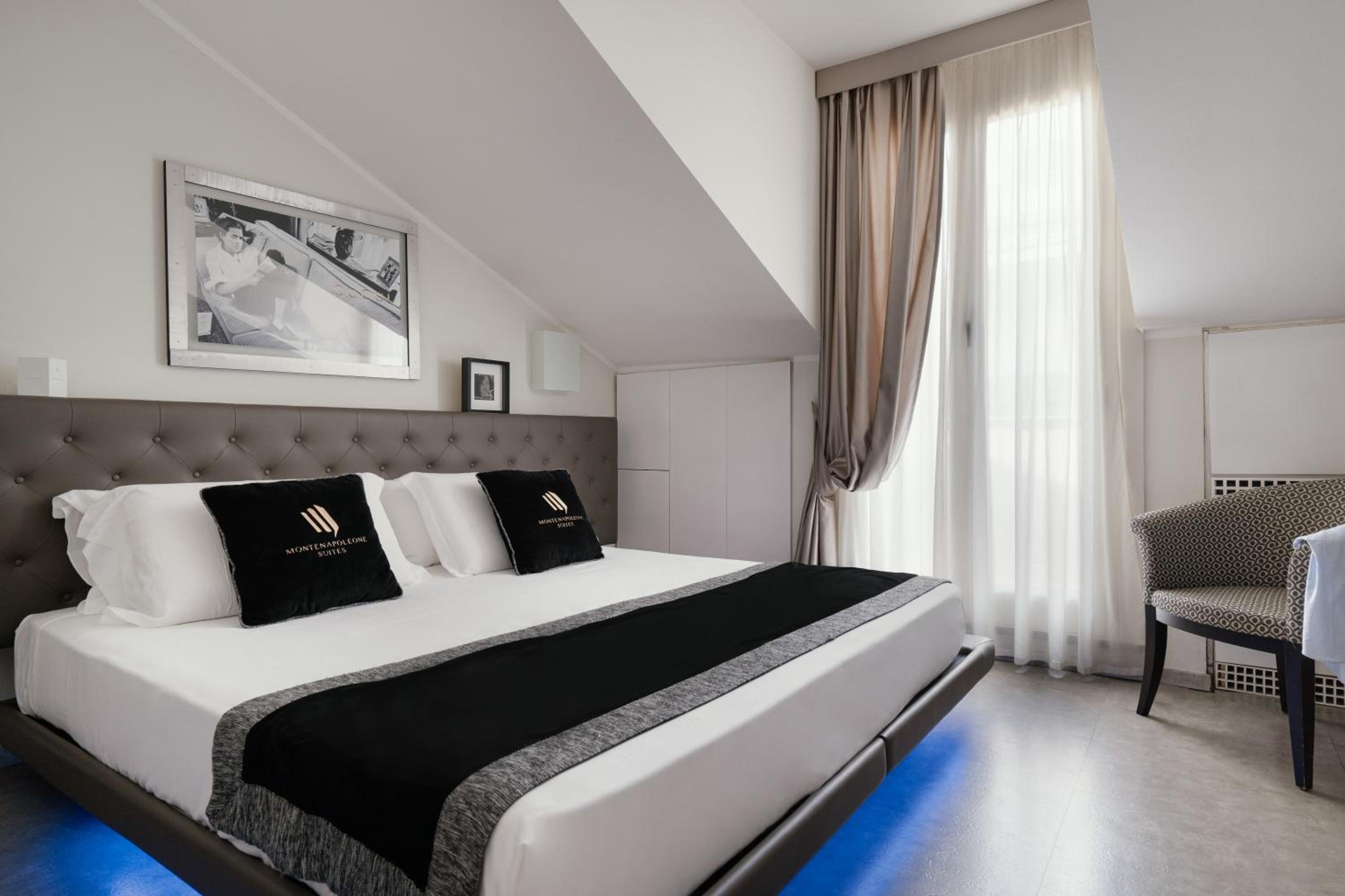 Deluxe Queen Suite