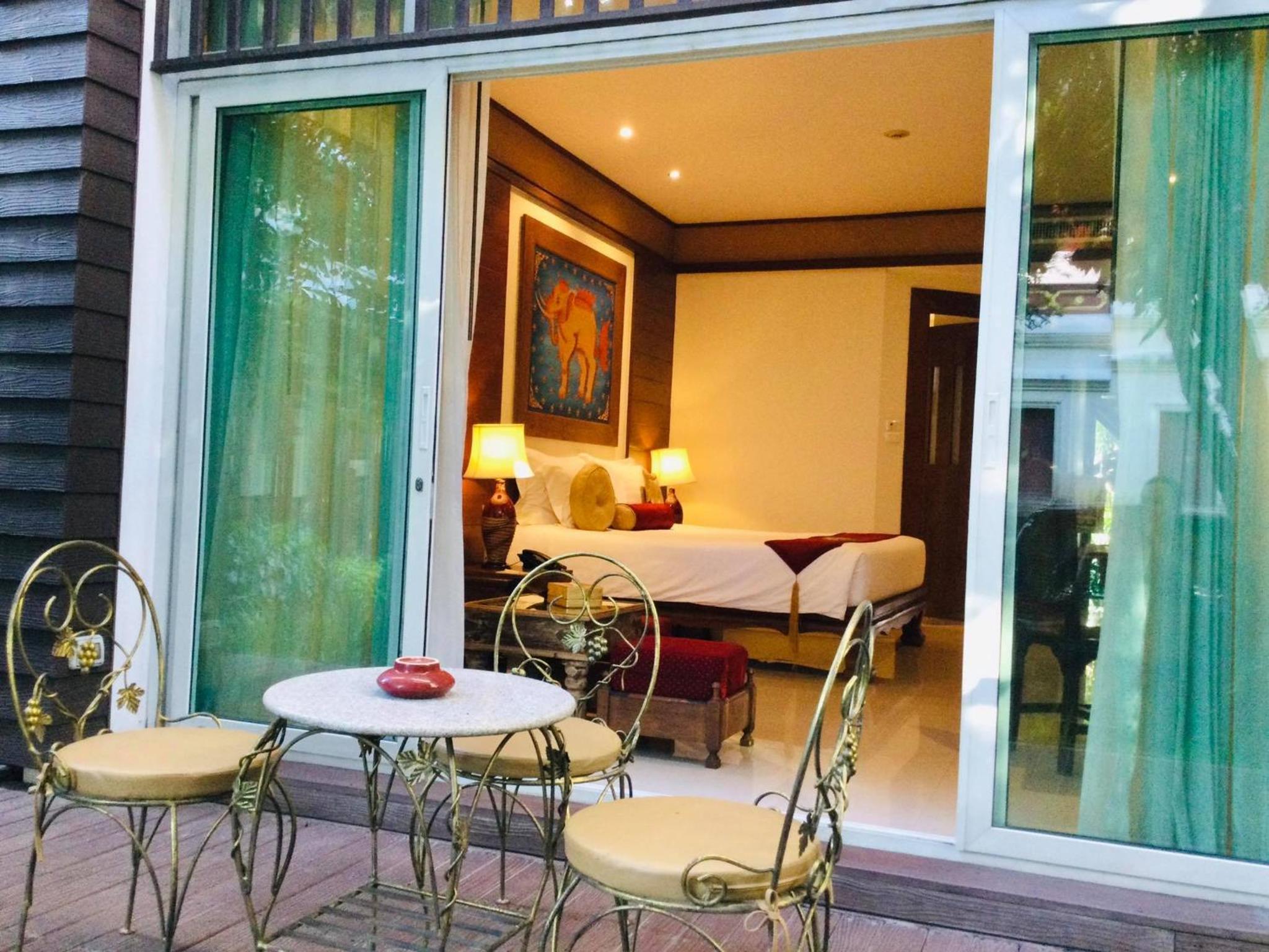 Deluxe Double Room with Balcony - Photo 5