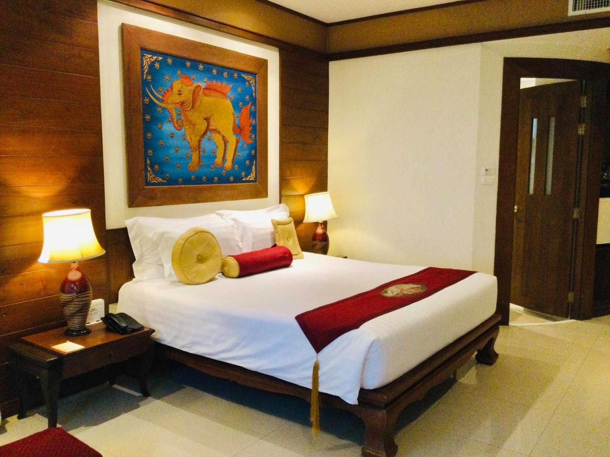Deluxe Double Room with Balcony - Photo 1