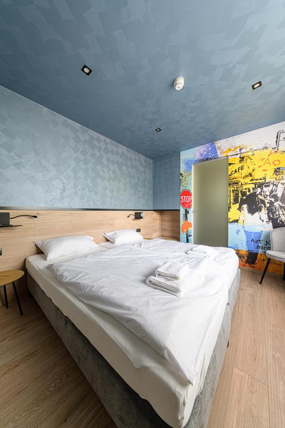 Double or Twin Room with Private Bathroom photo 1