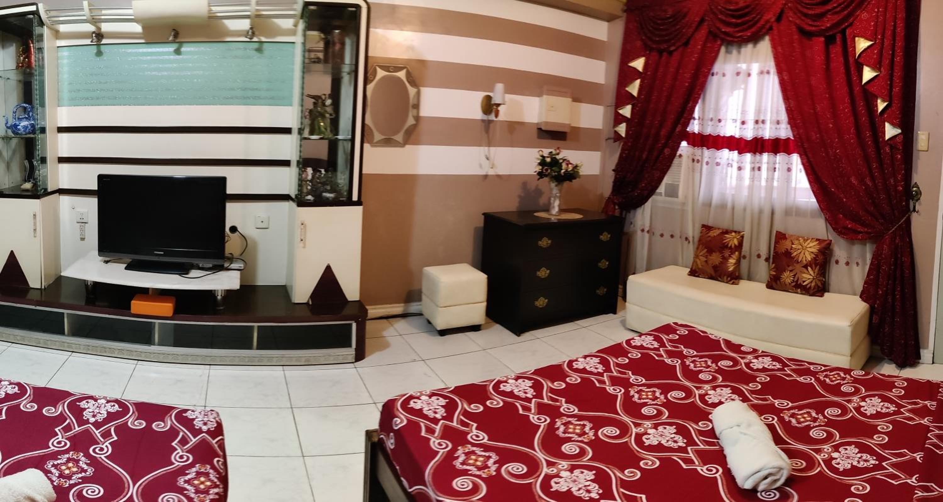 King Suite with Balcony photo 1