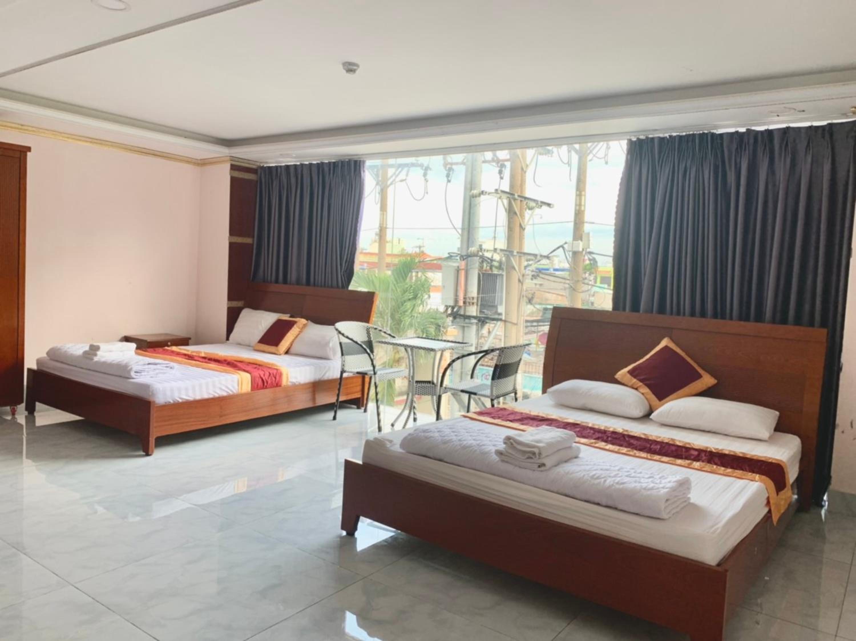Deluxe Family Room
