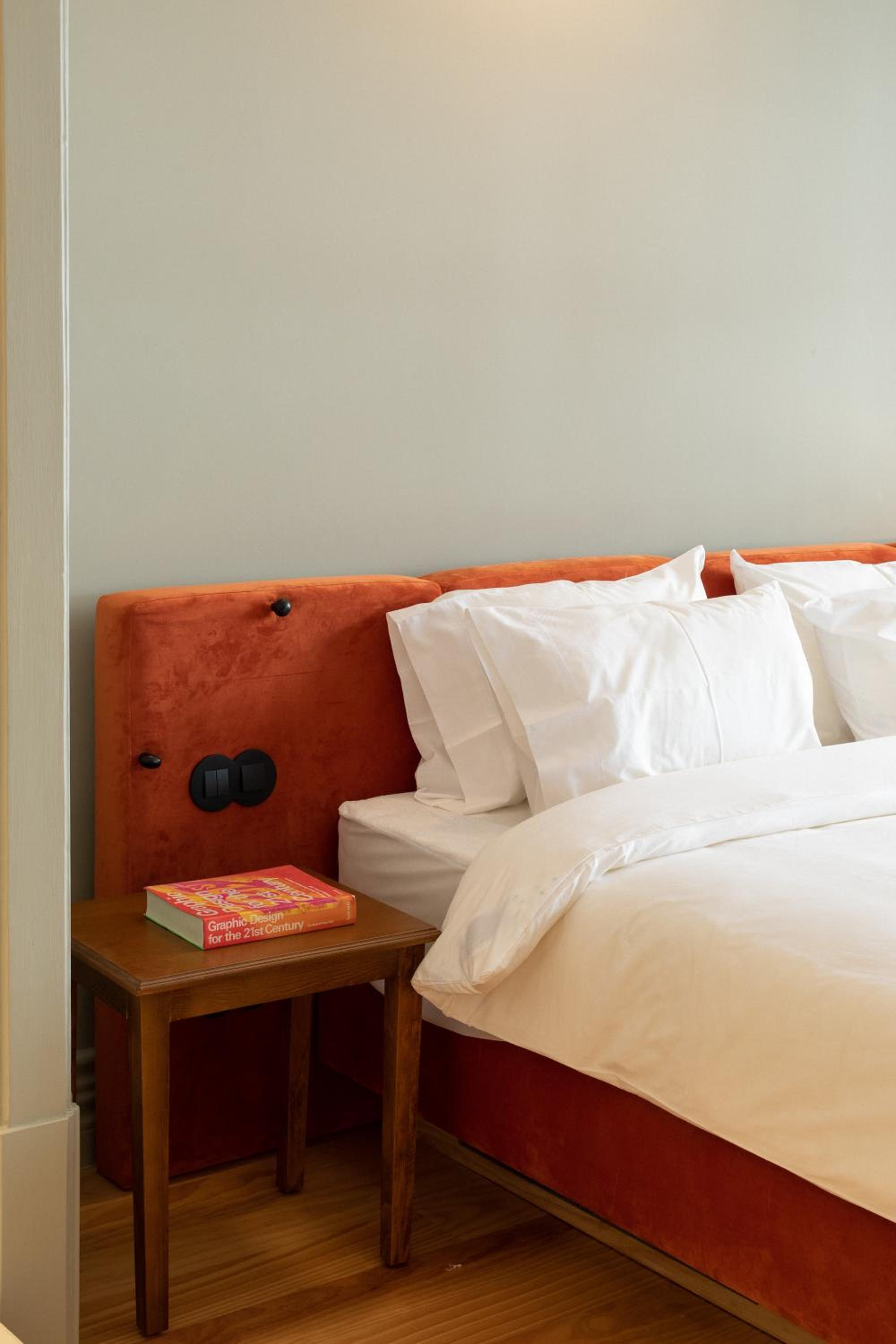 Premium Suite - Photo 7