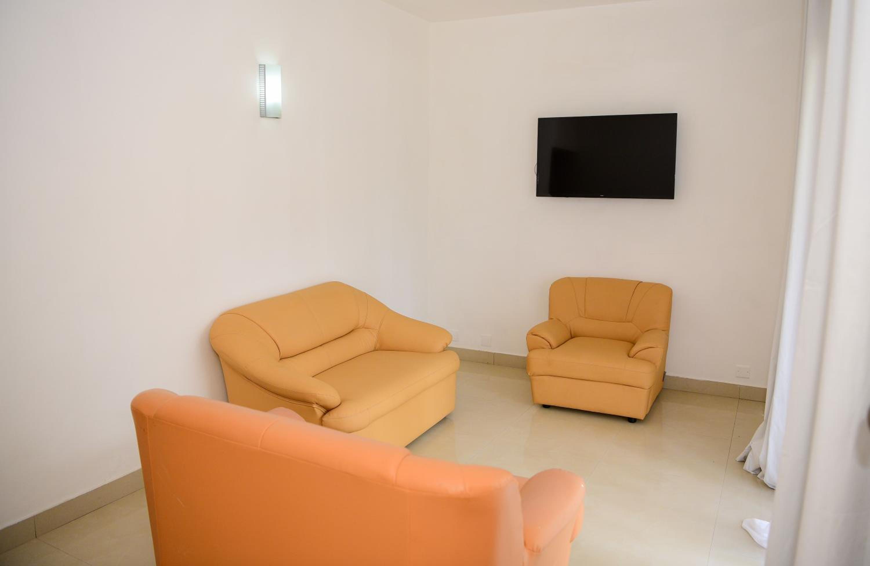 Suite - Photo 4