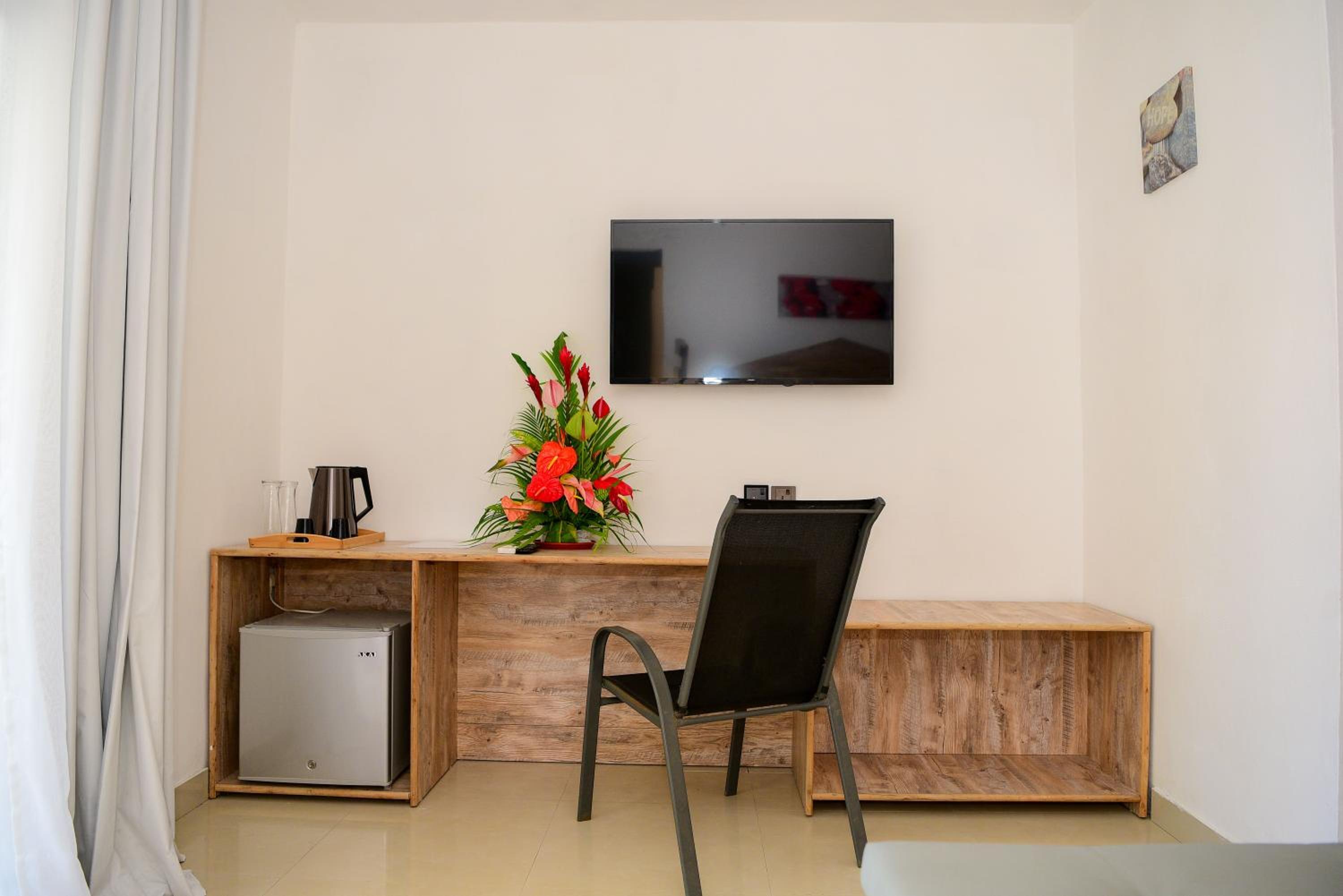 Deluxe Room - Photo 2