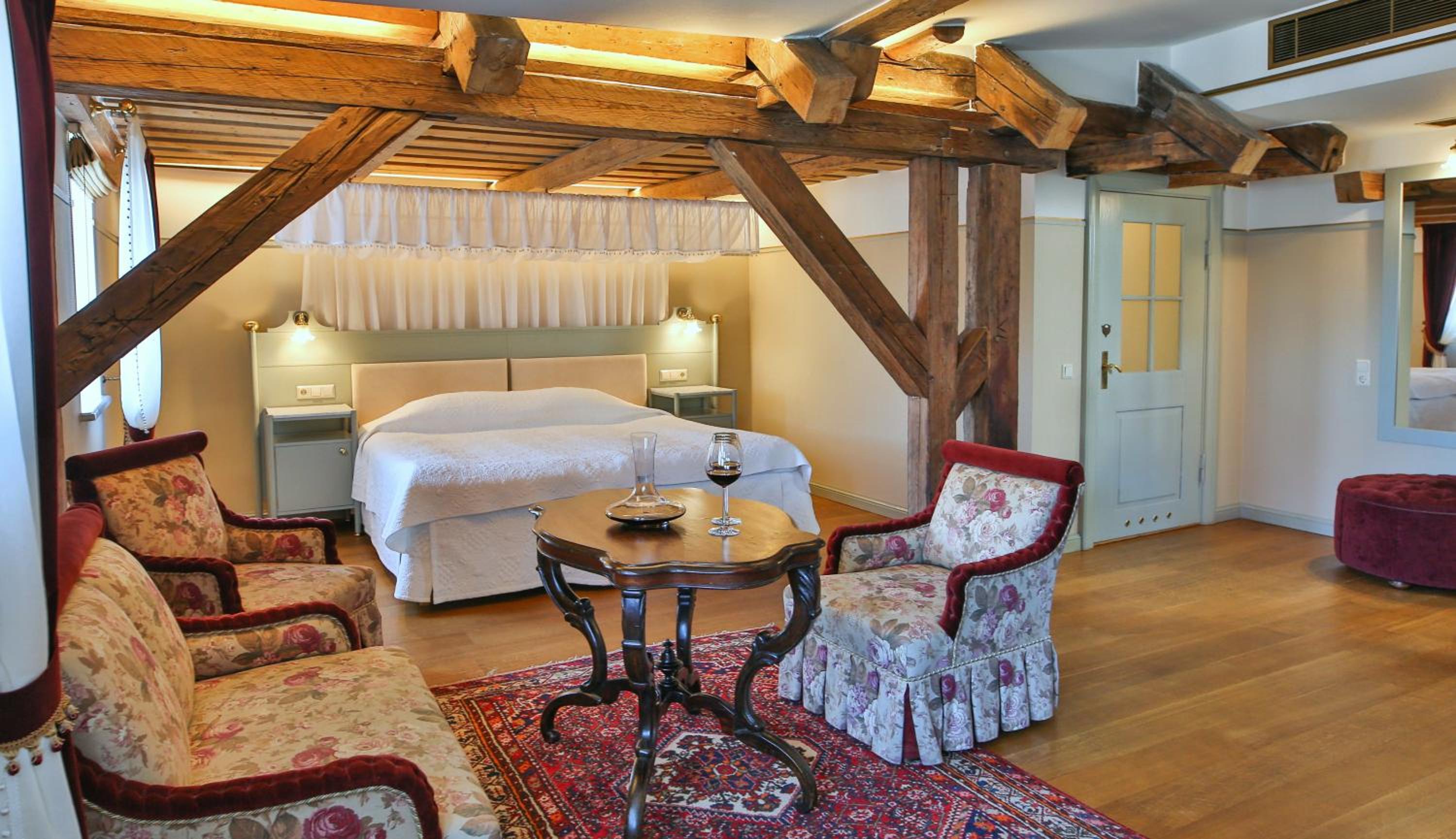 Superior Double or Twin Room - Photo 8