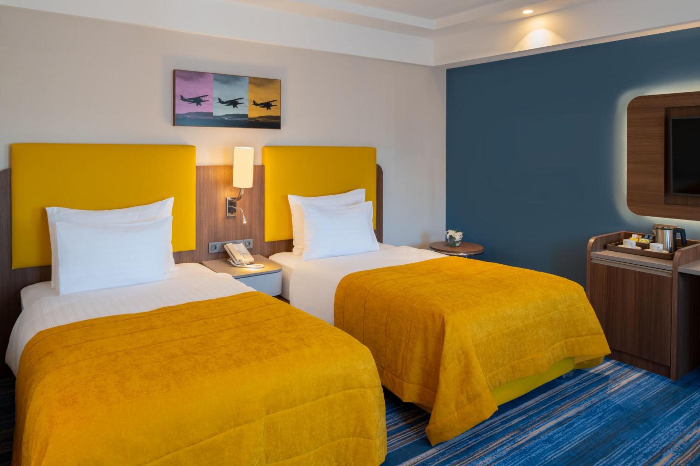 Classic Twin Connected Room