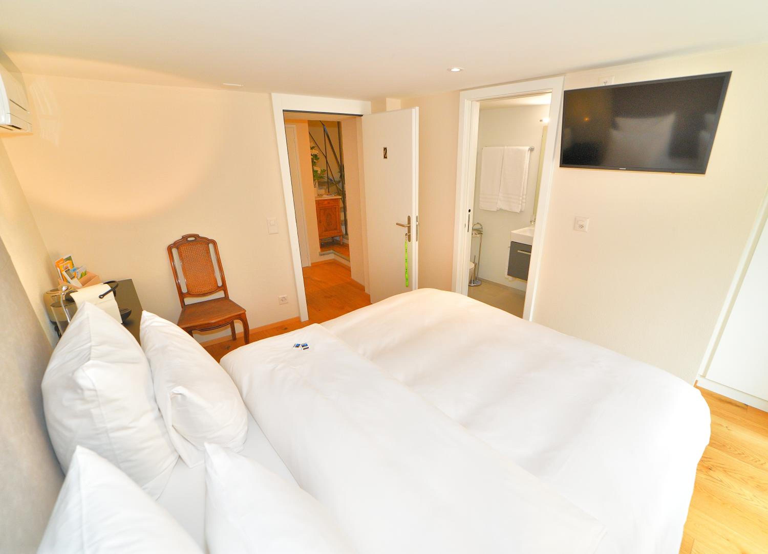 Small Double Room photo 3