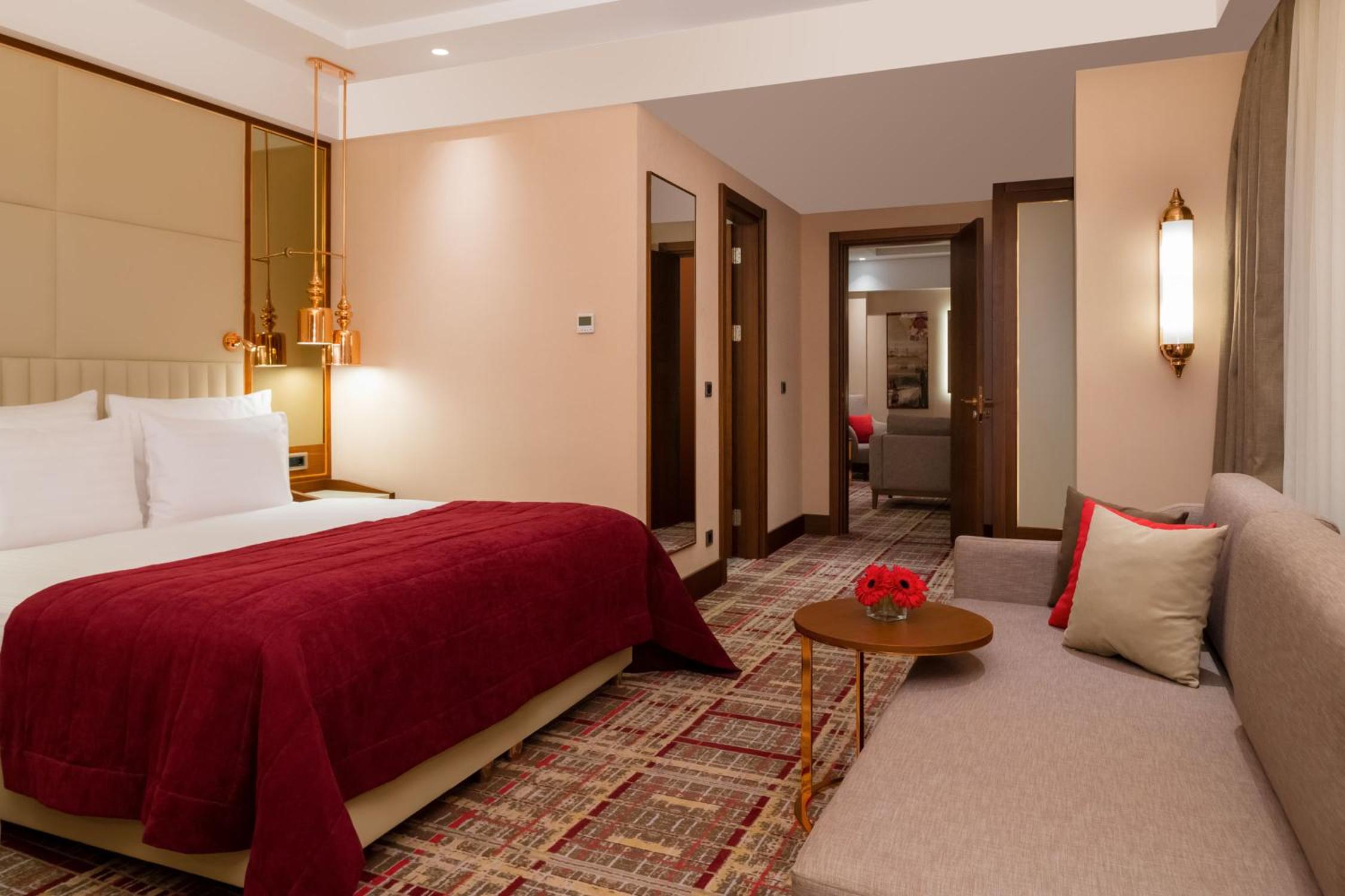 Corner Suite