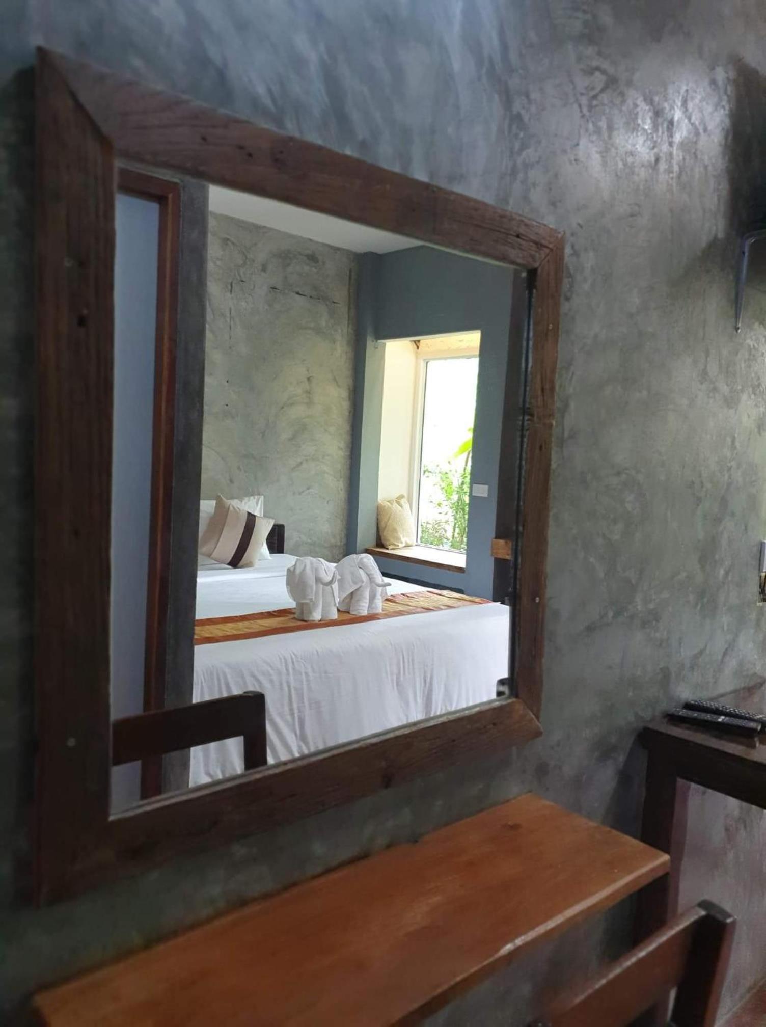 Standard King Room - Photo 3