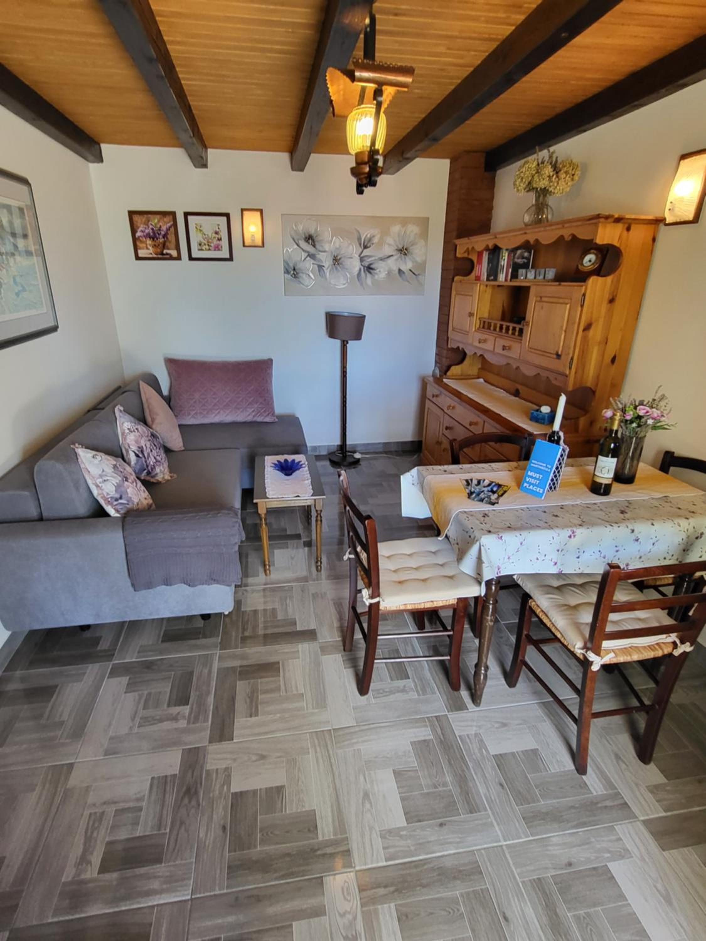 One-Bedroom Apartment with Terrace photo 1
