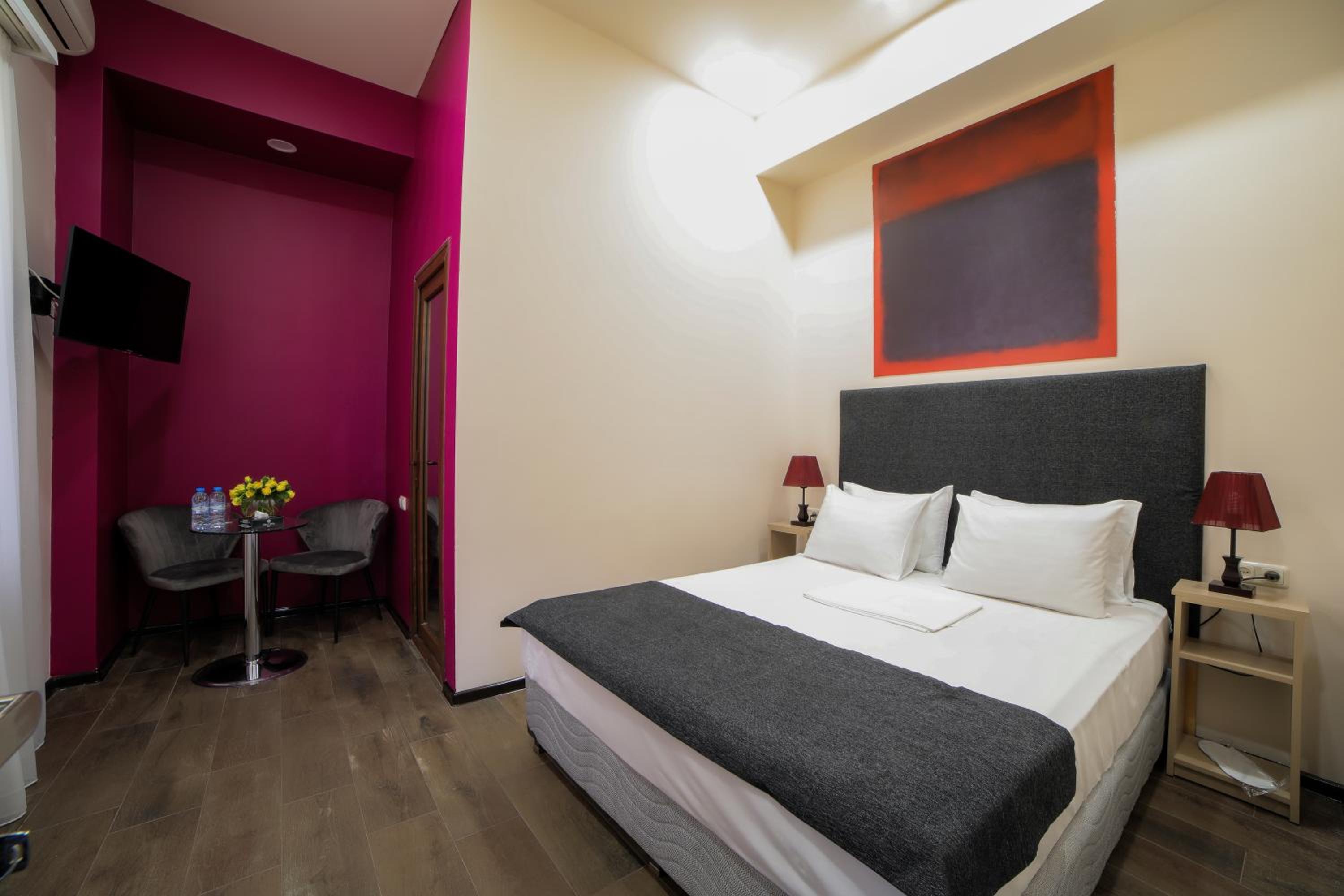 Double Room without Window photo 3
