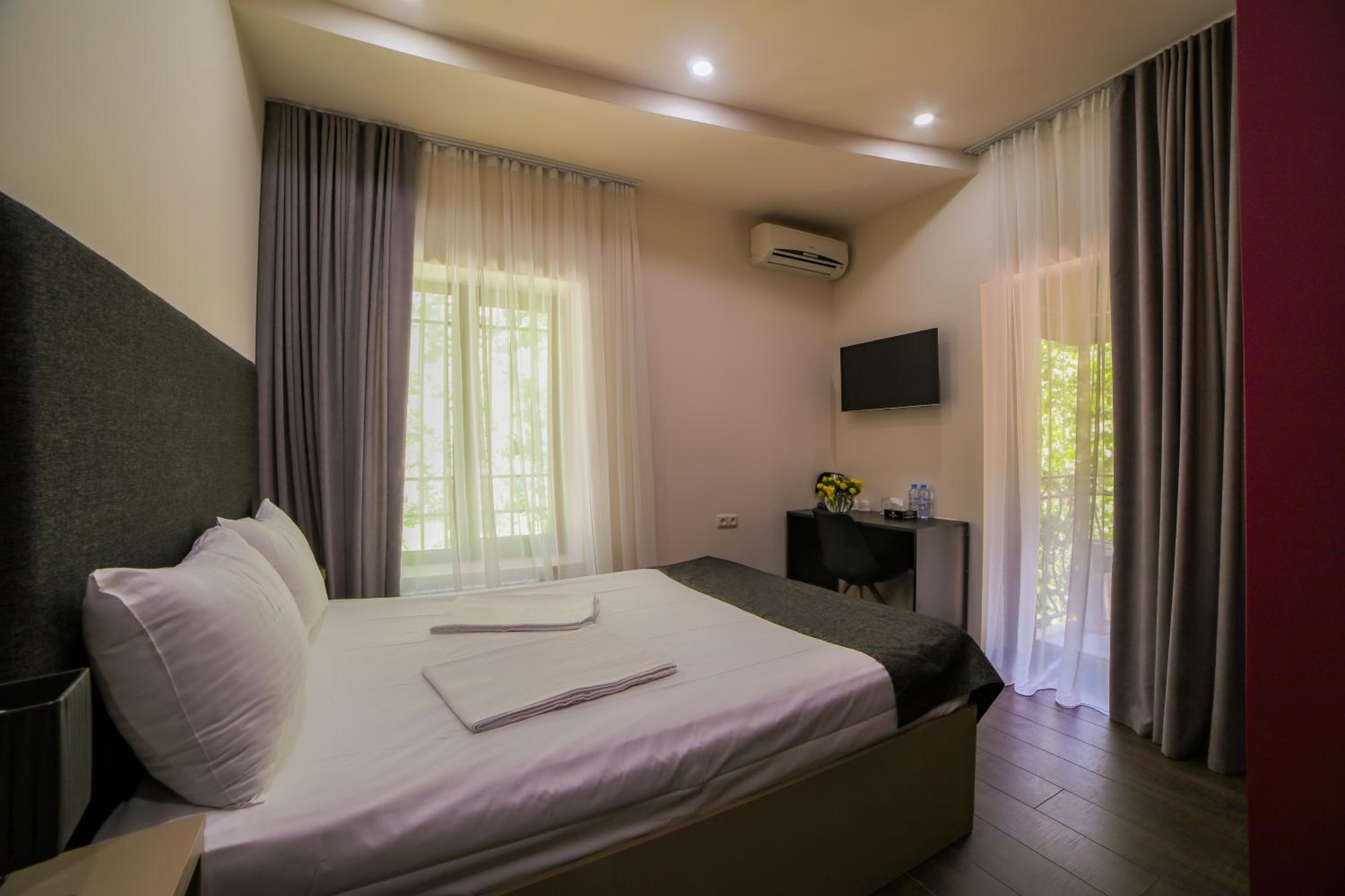 Comfort Double Room with Balcony photo 2