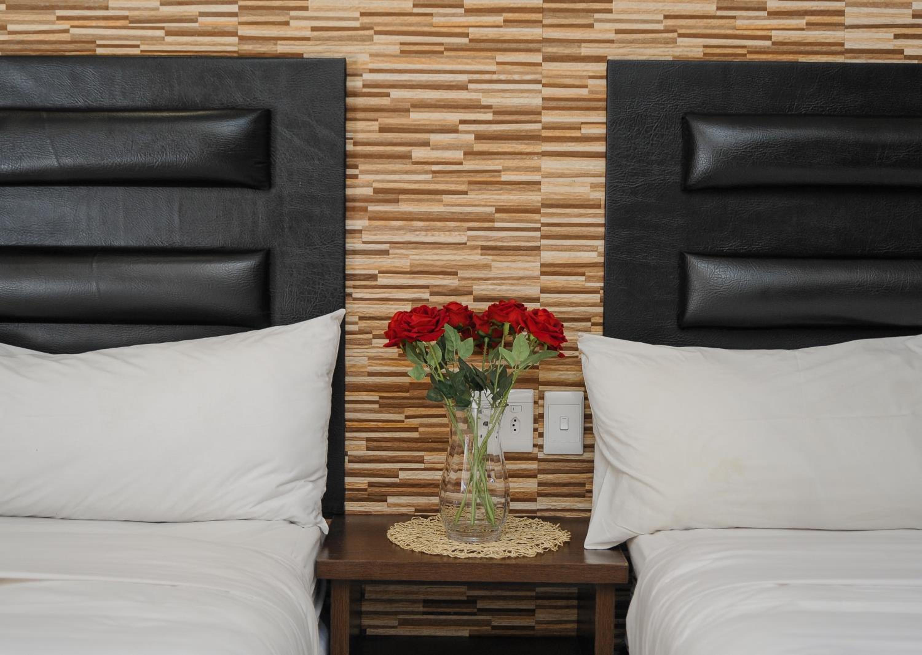 Family Room - Photo 8