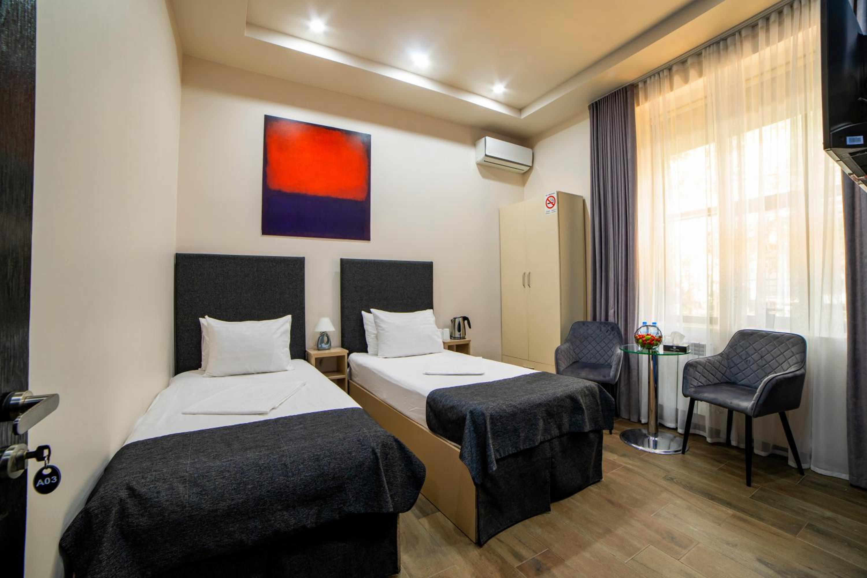 Comfort Twin Room