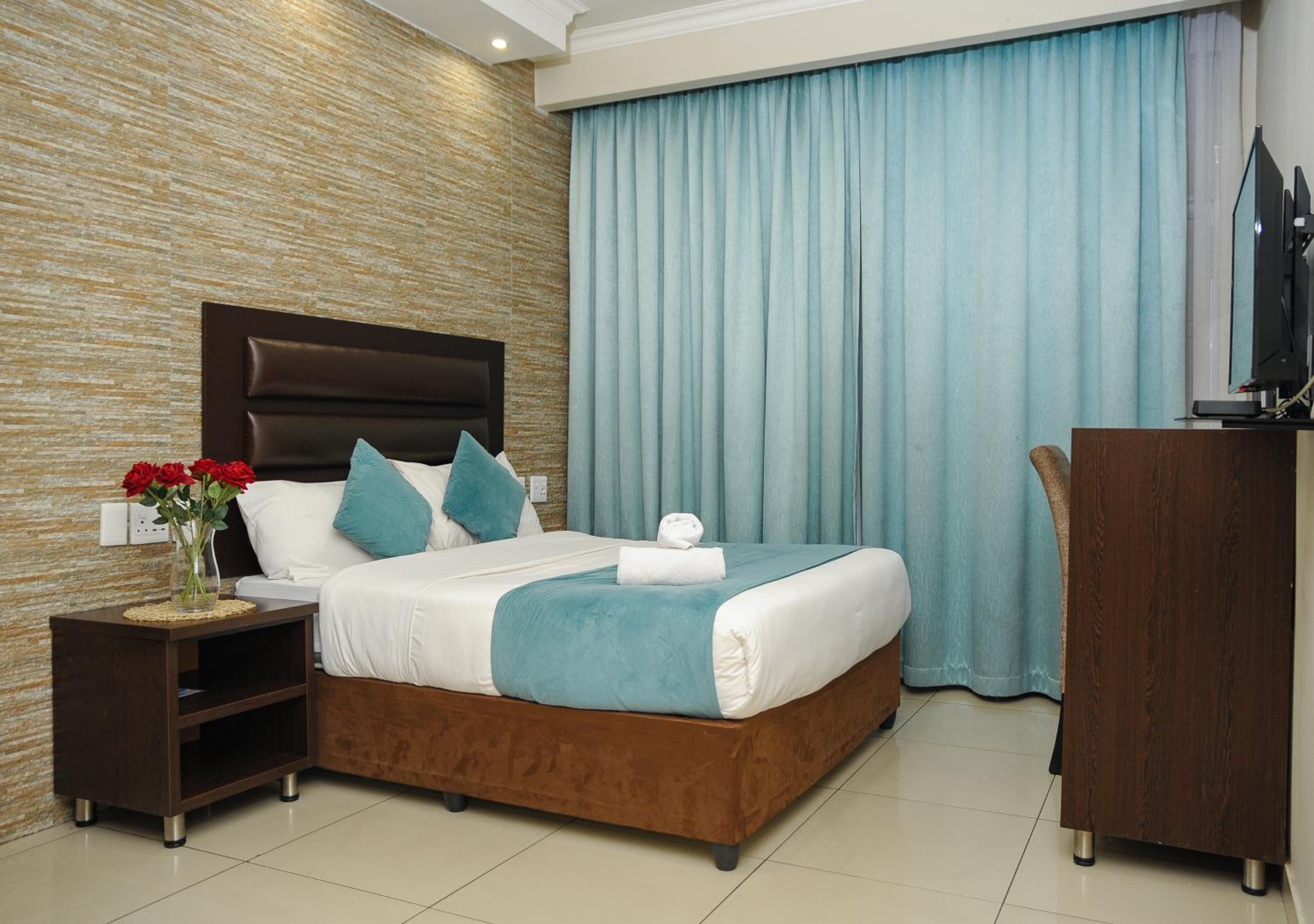Self-Catering Room - Photo 16