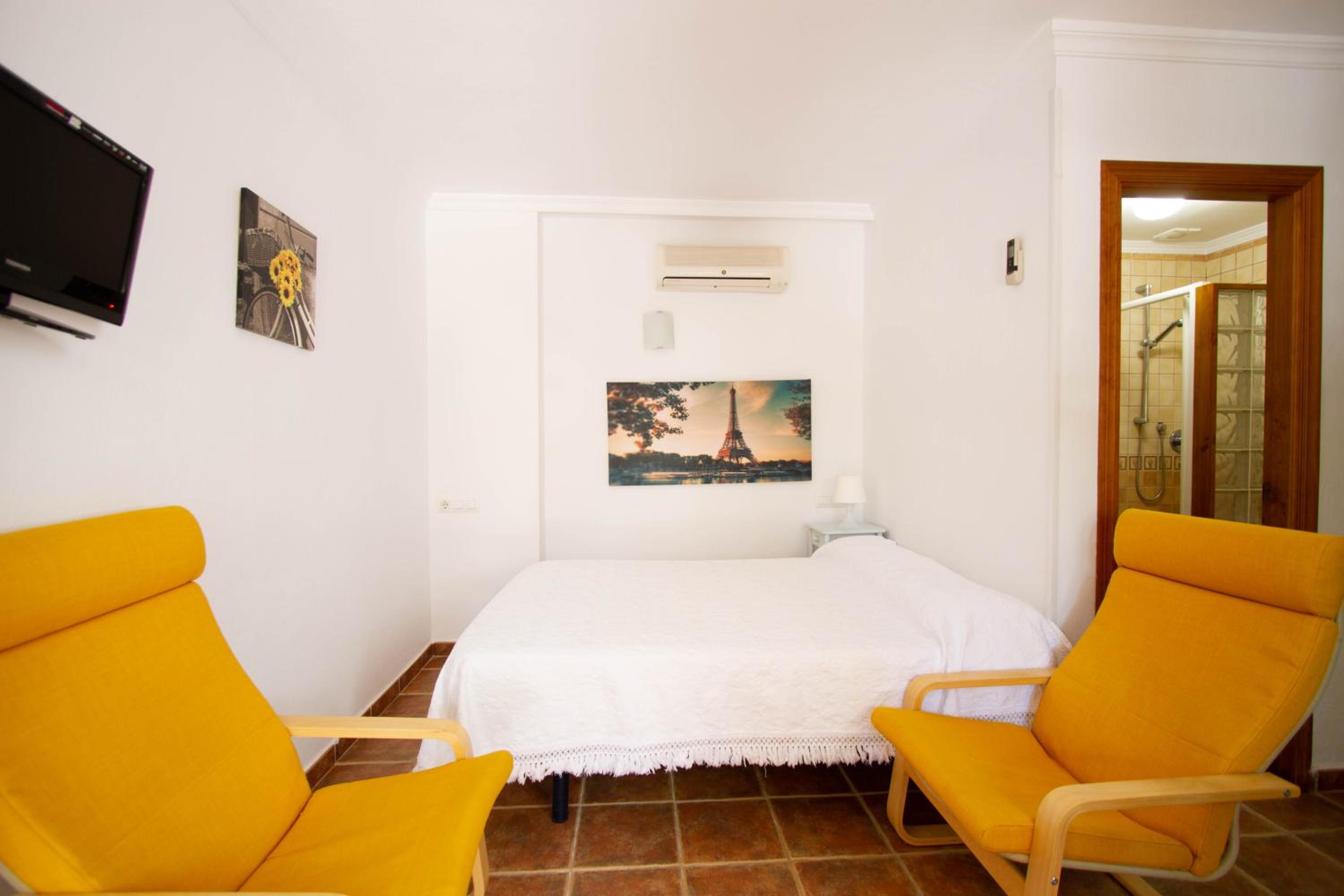 Room with Kitchenette and terrace - Photo 1