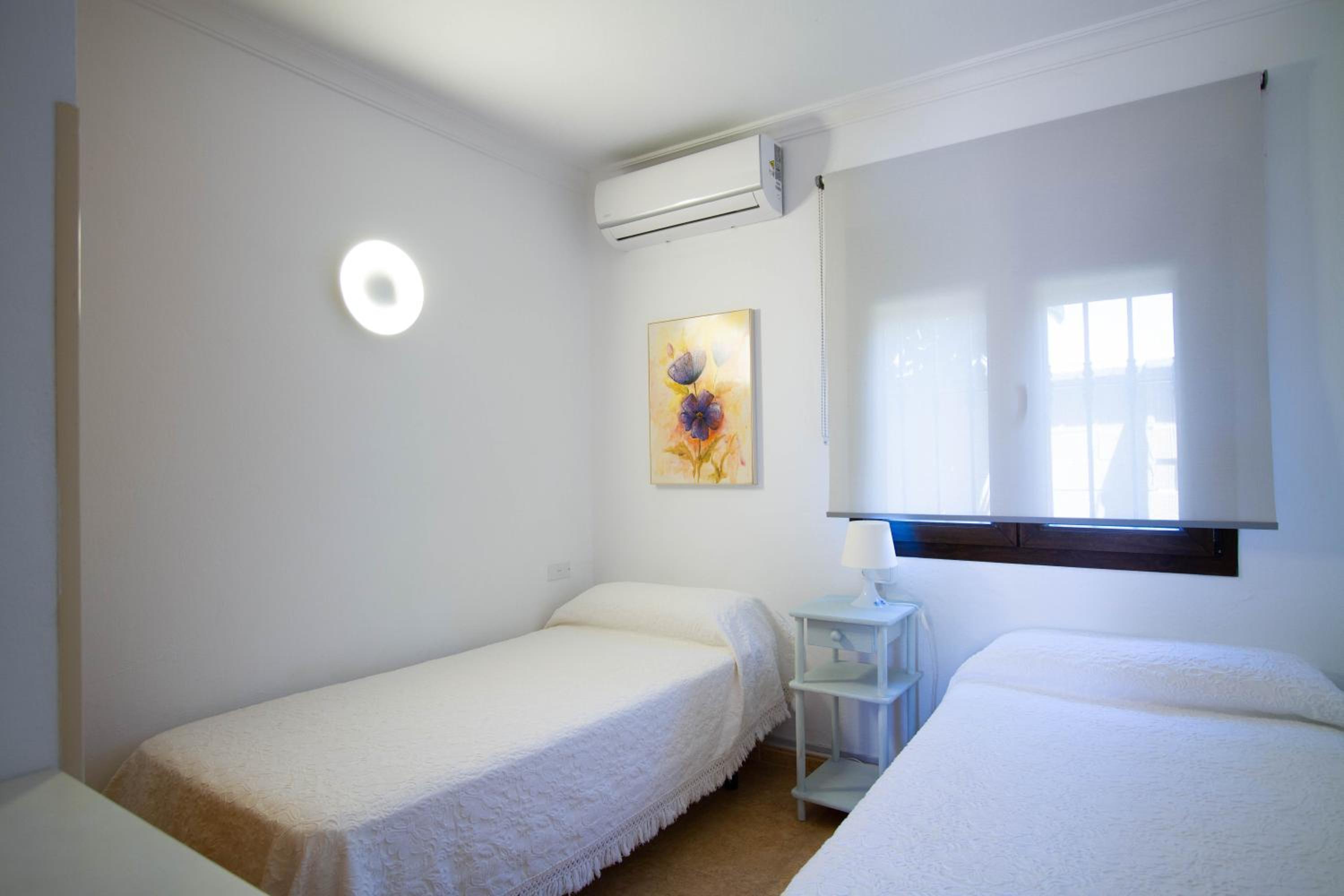 Room with Kitchenette and terrace - Photo 3