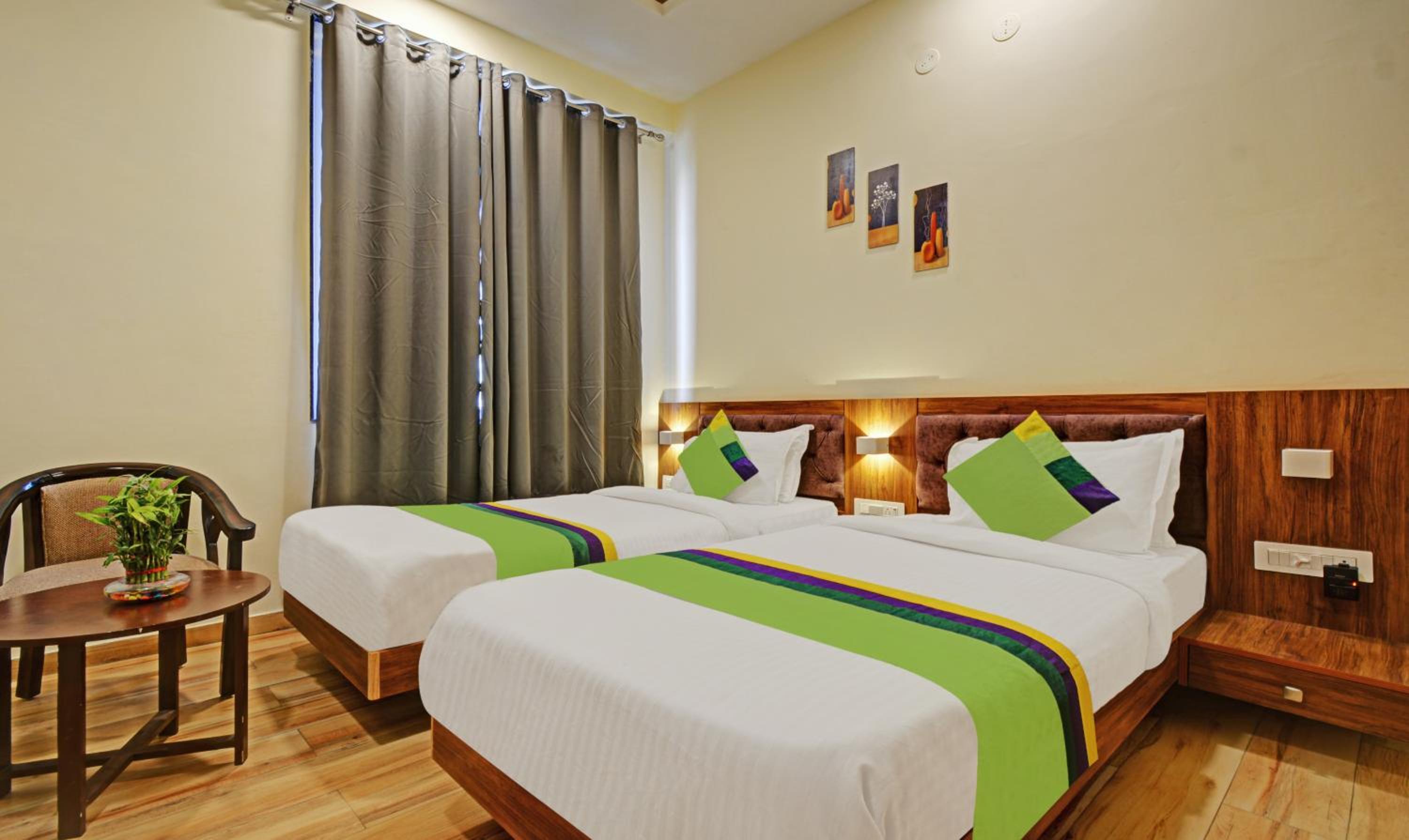 Deluxe Family Suite - Photo 2